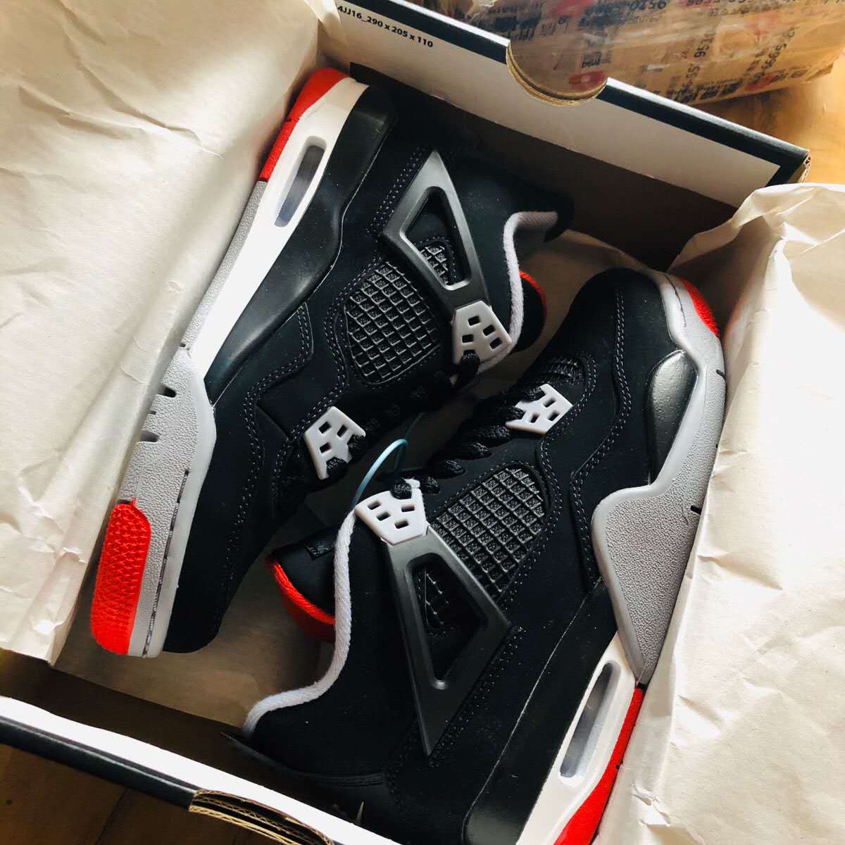 Jordan 4 Retro Bred (2019) 308497-060 review Everley