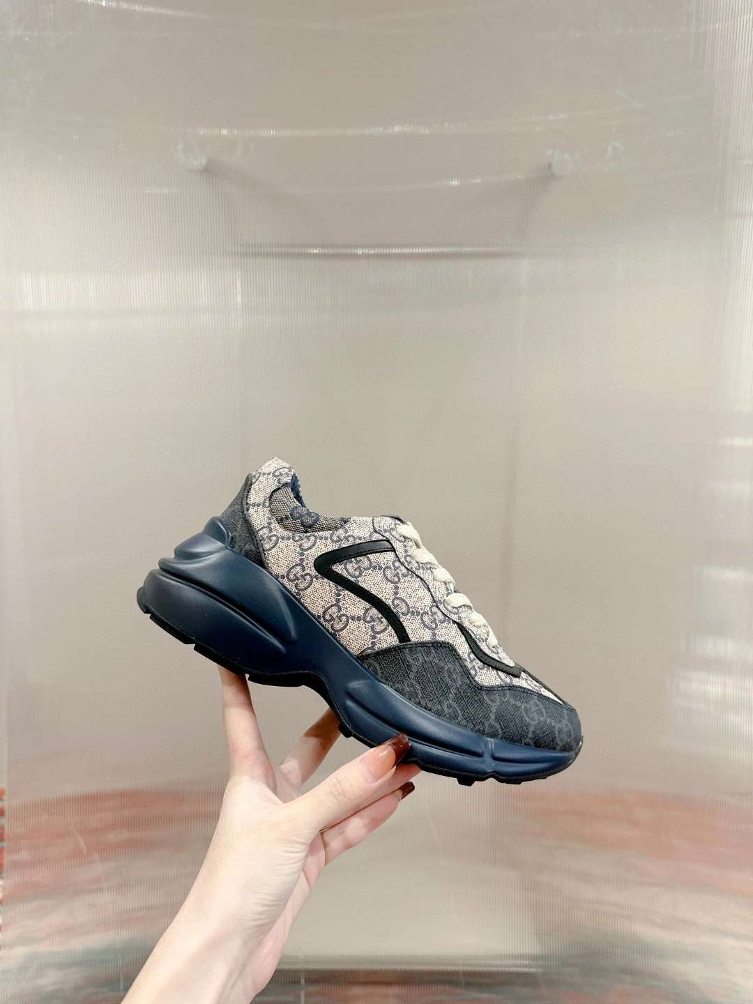 Gucci Rhyton Blue review Tom 01