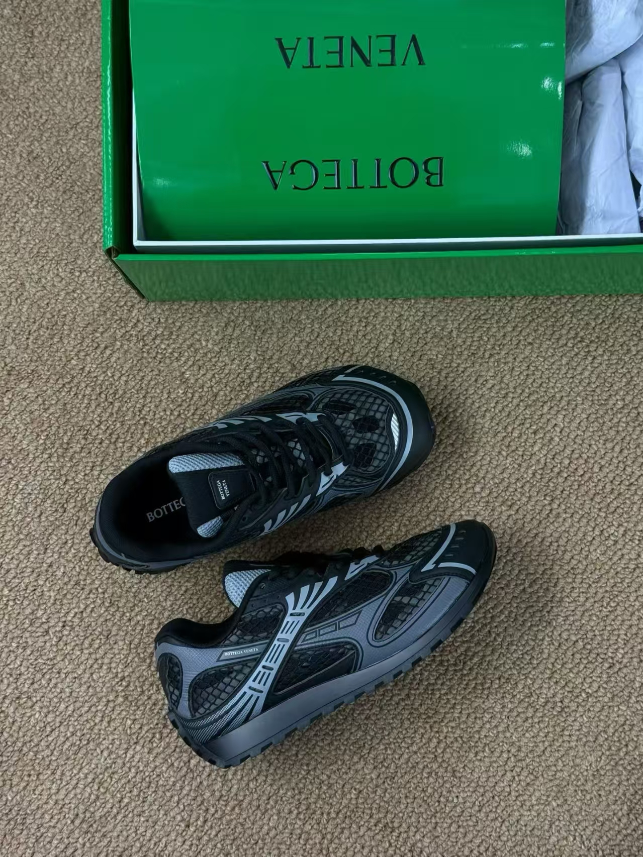 Bottega Veneta Orbit Black  741357V2X401000 review KANE