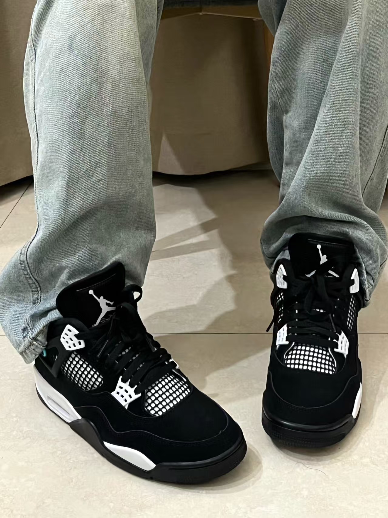 Jordan 4 Retro White Thunder FQ8138-001 review Patrick