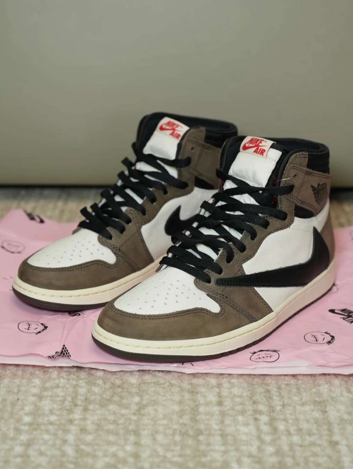 Air Jordan 1 Retro High OG SP Travis Scott Mocha CD4487-100 review Liam 00