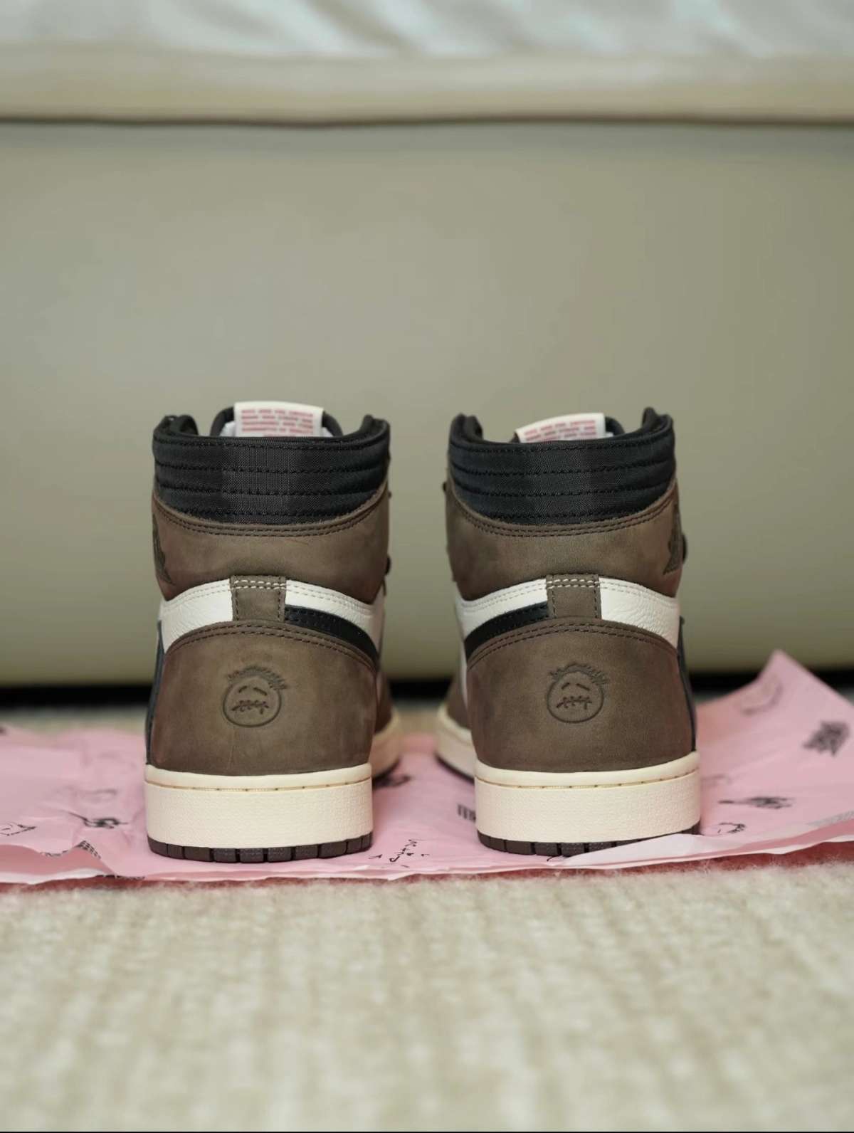 Air Jordan 1 Retro High OG SP Travis Scott Mocha CD4487-100 review Liam 01