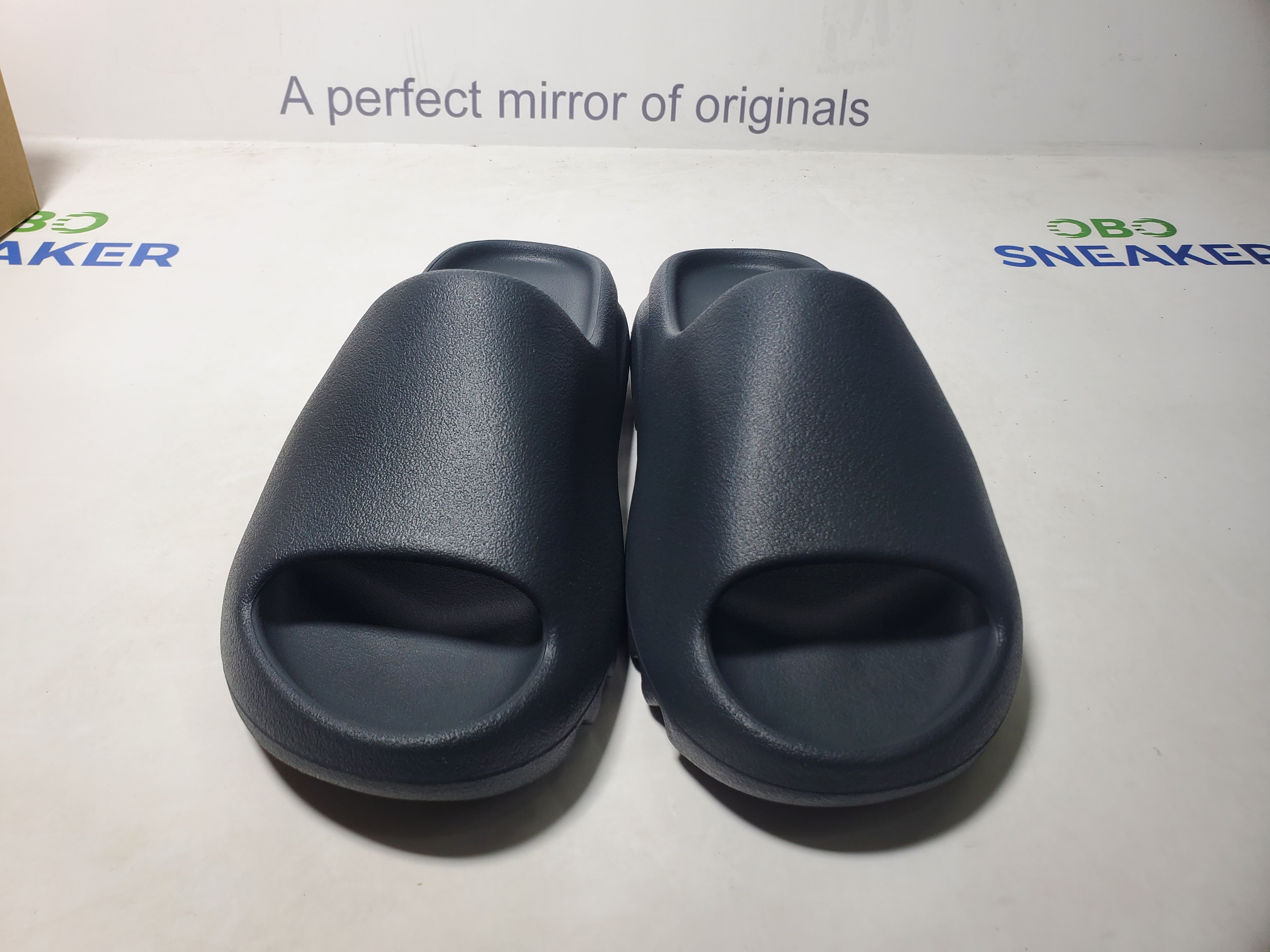 Adidas Yeezy Slide Granite ID4132  review Obosneaker 03