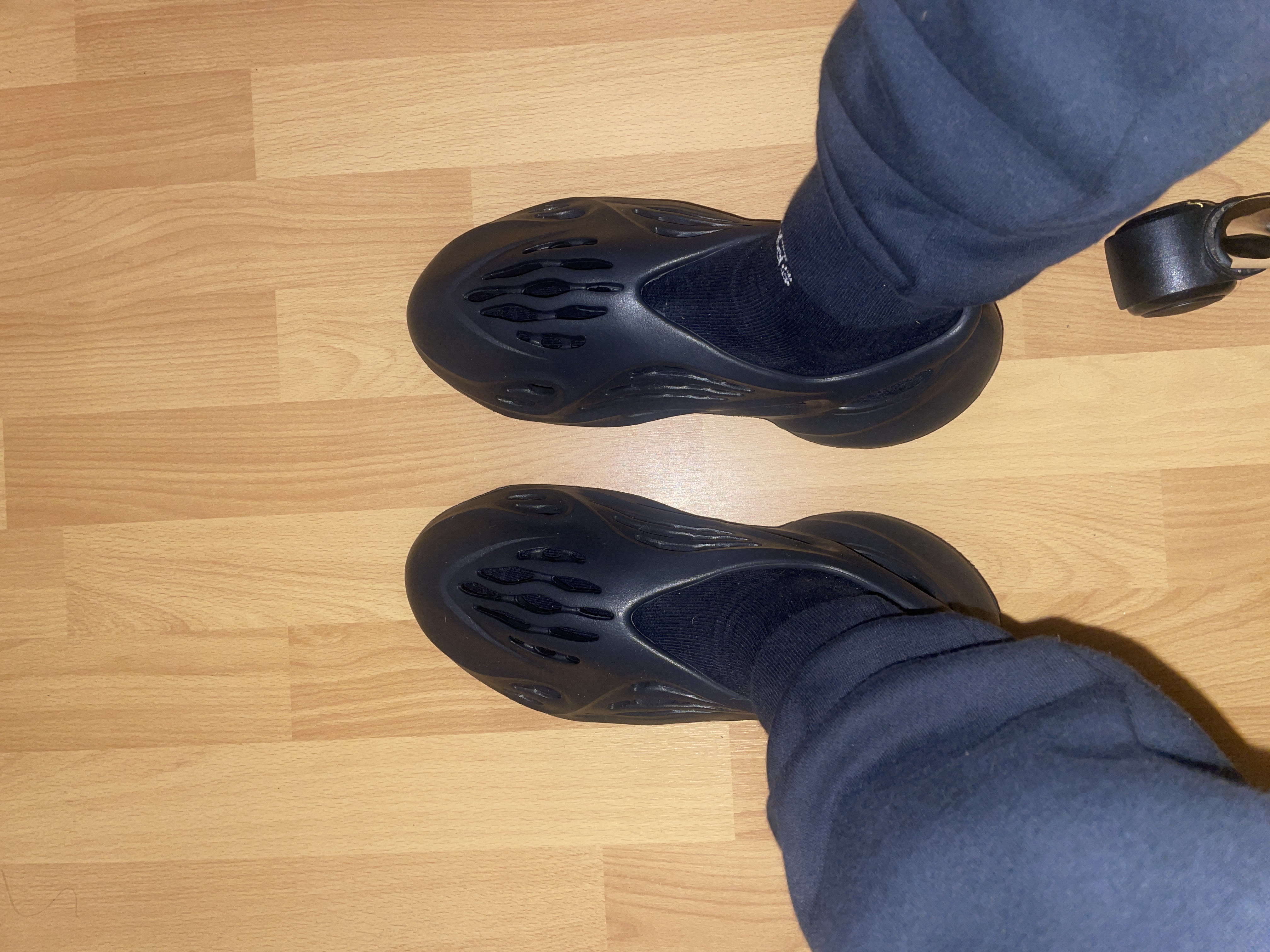 Adidas Yeezy Foam RNR Onyx (2022/2024) HP8739  review 222 02