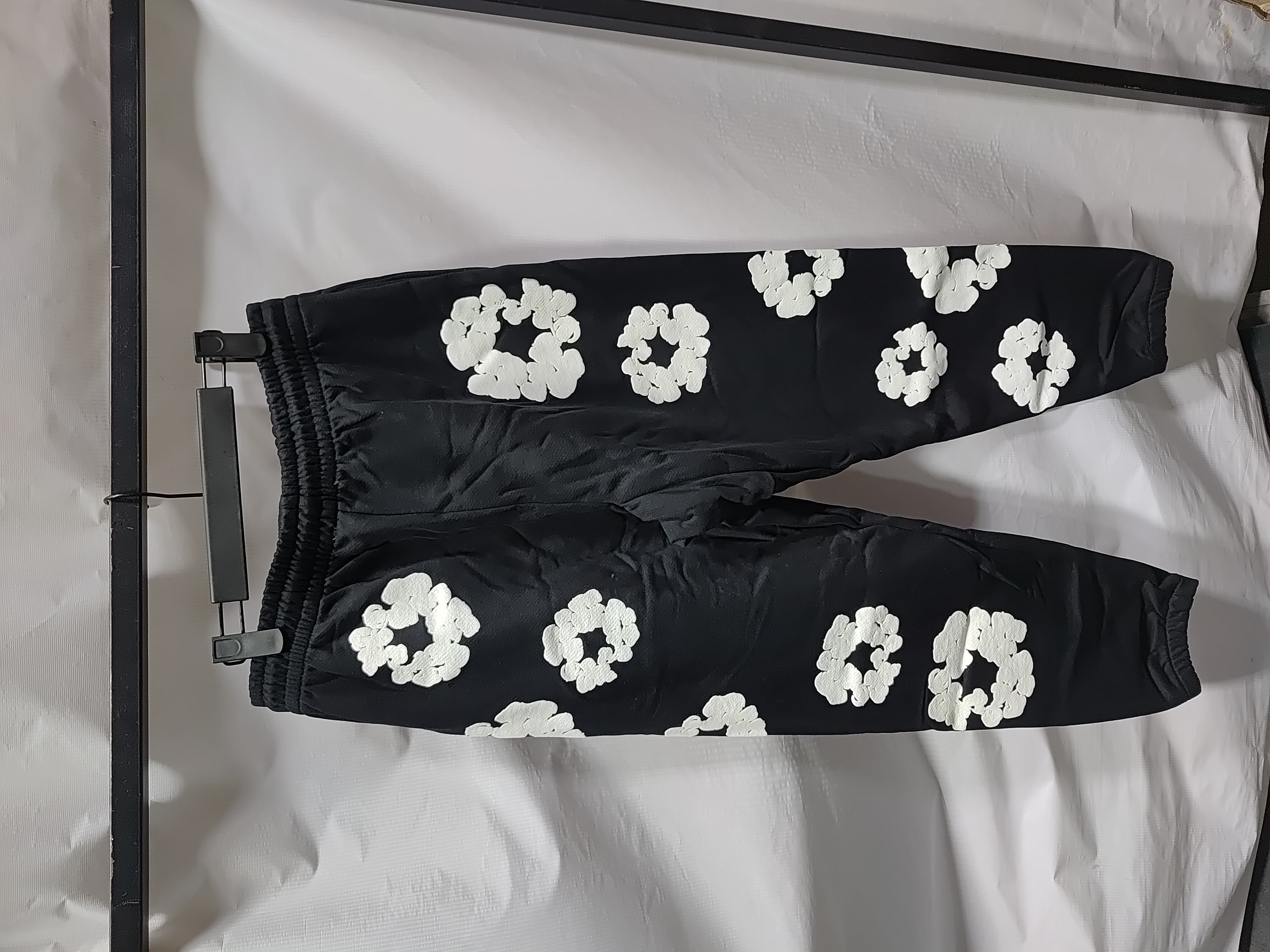 OBO Denim Tears The Cotton Wreath Sweatpants Black review Obosneaker 03