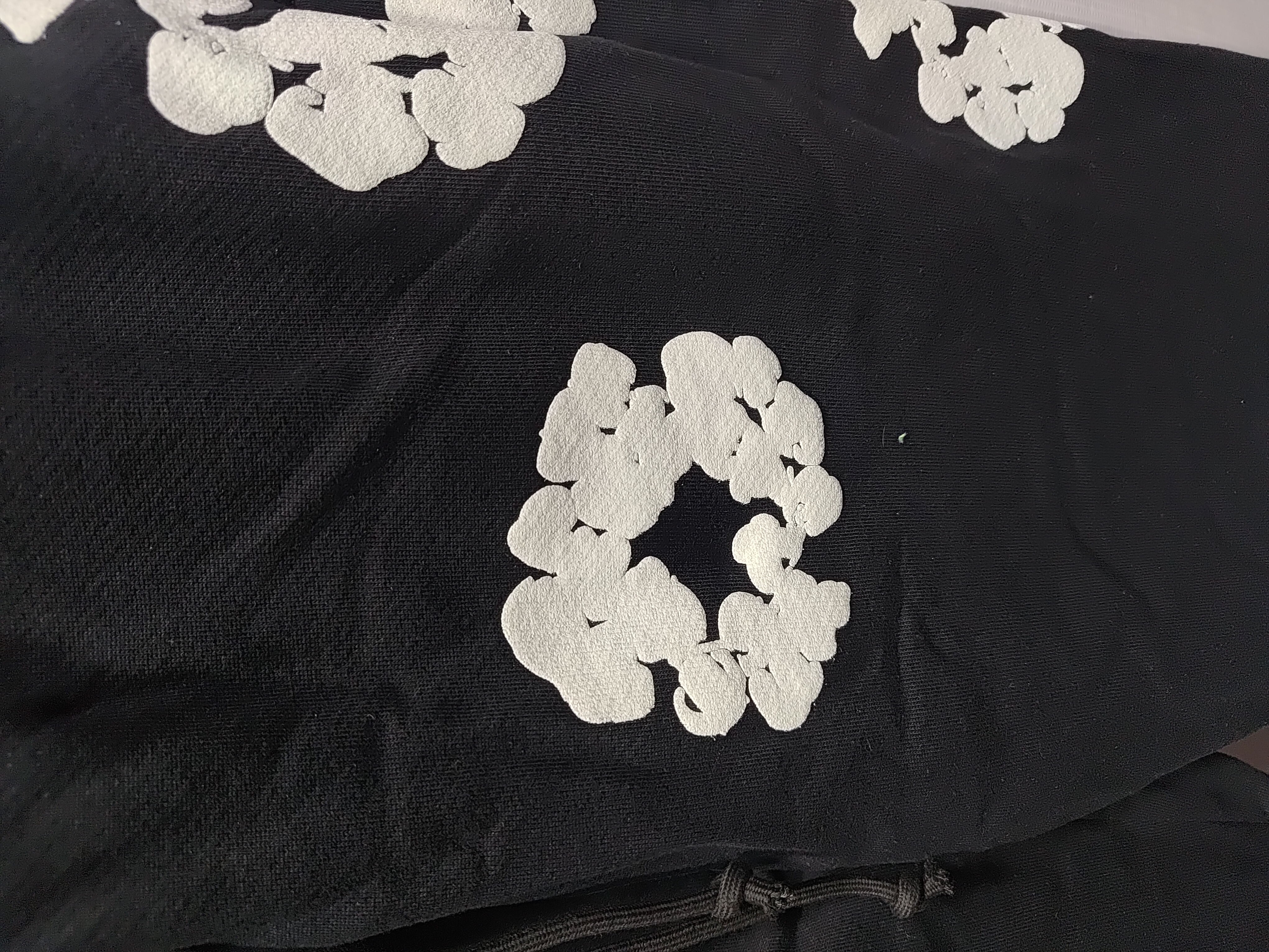 OBO Denim Tears The Cotton Wreath Sweatpants Black review Obosneaker 02