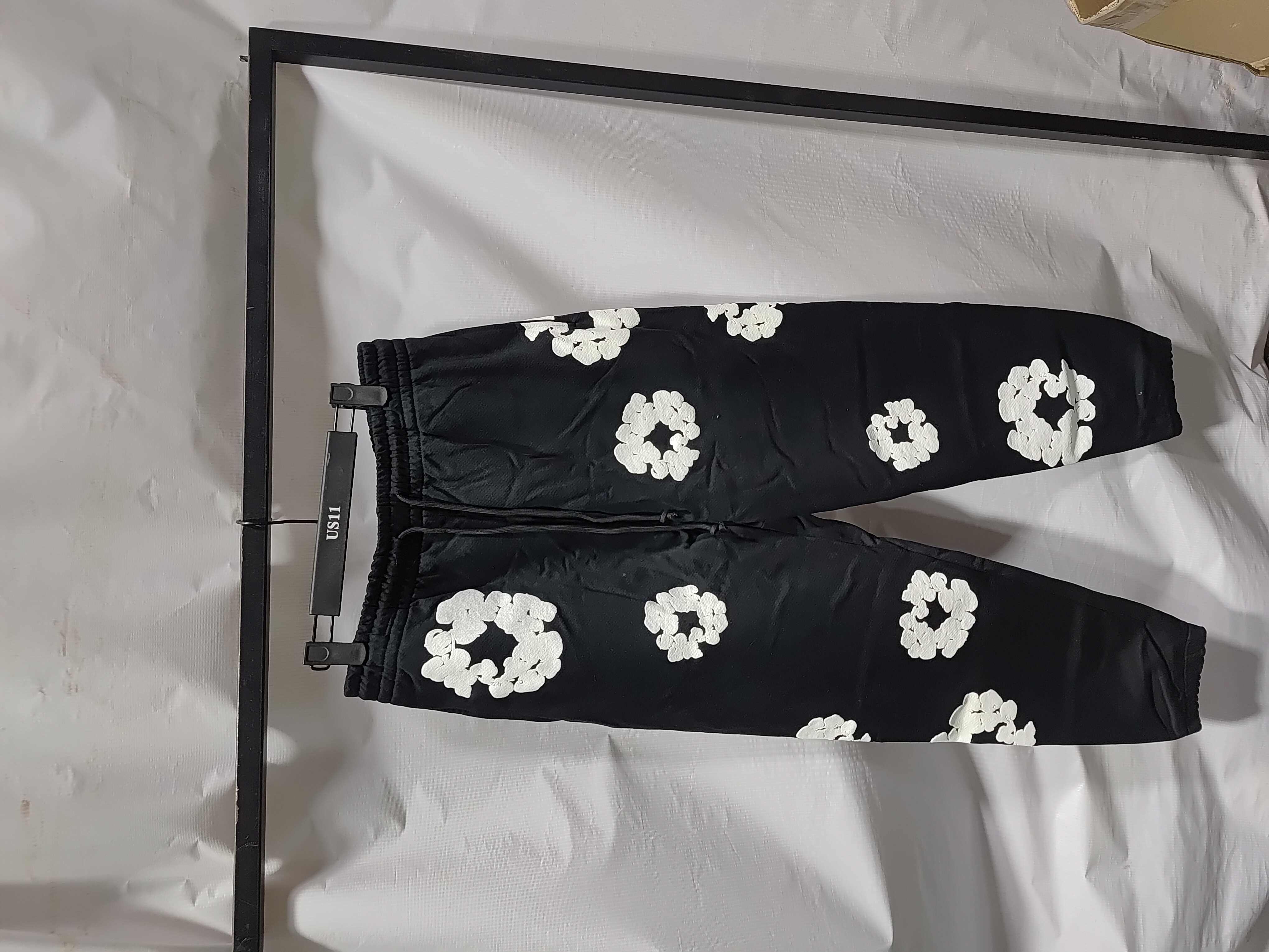 OBO Denim Tears The Cotton Wreath Sweatpants Black review Obosneaker 00