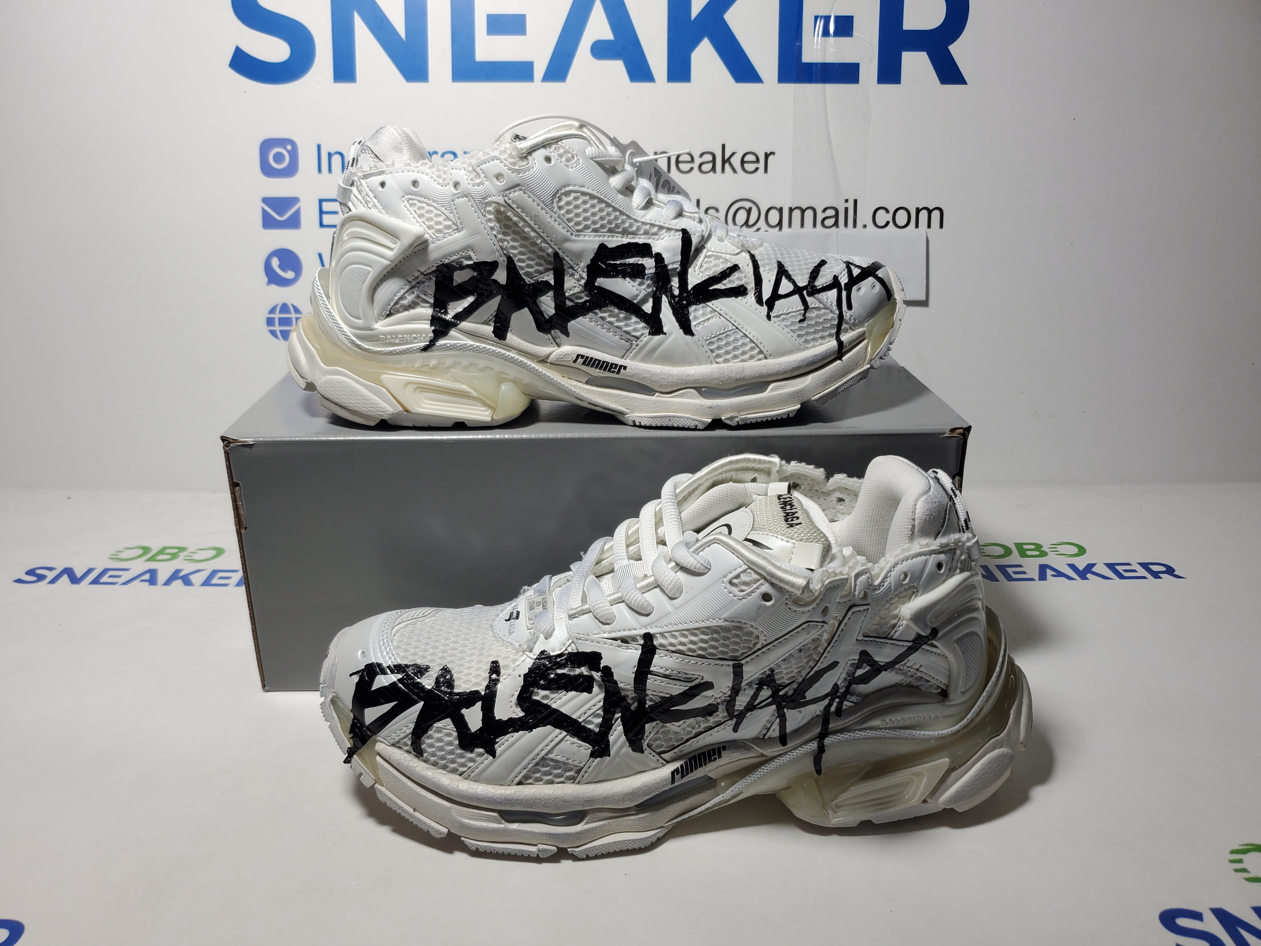 Balenciaga Runner White And Black Characters 677402 W3RBQ 9010 review Obosneaker 01