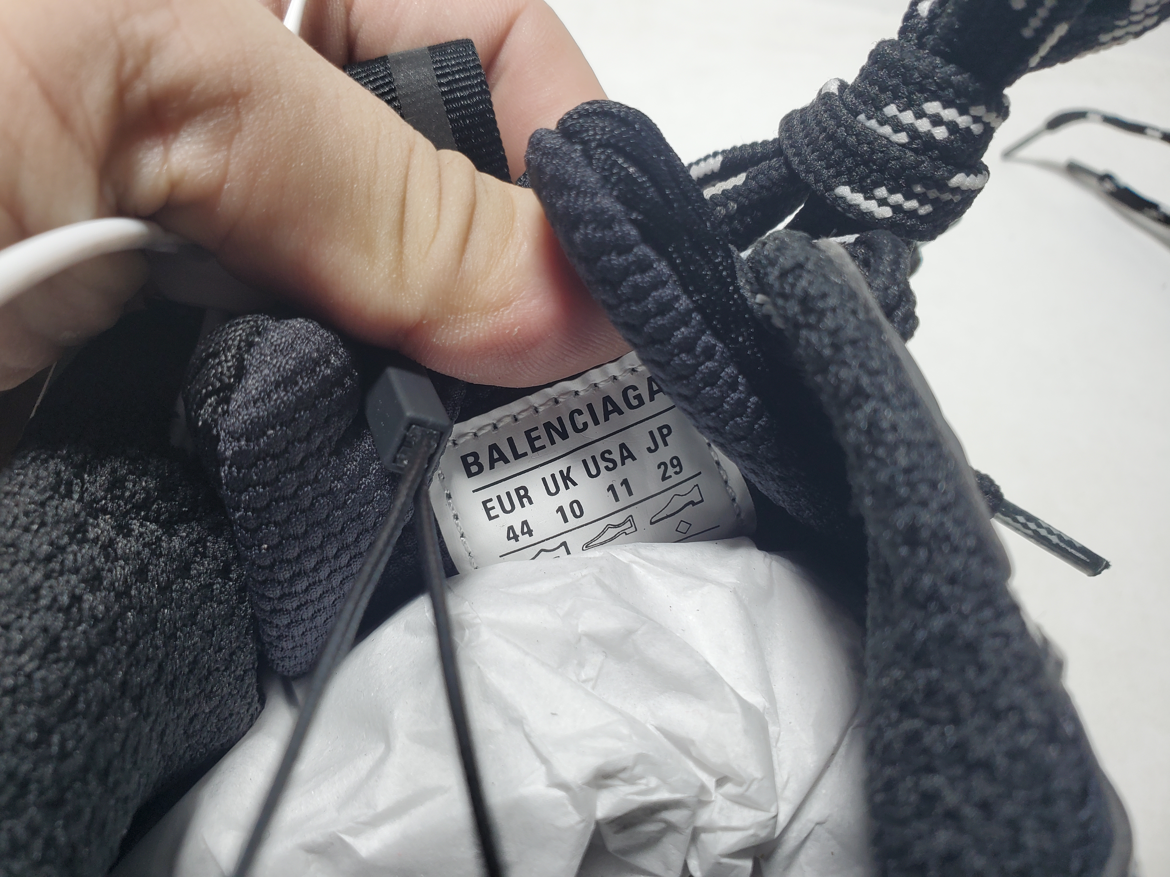 Balenciaga Black And White 542228 W2RB8 1090 review Obosneaker 05