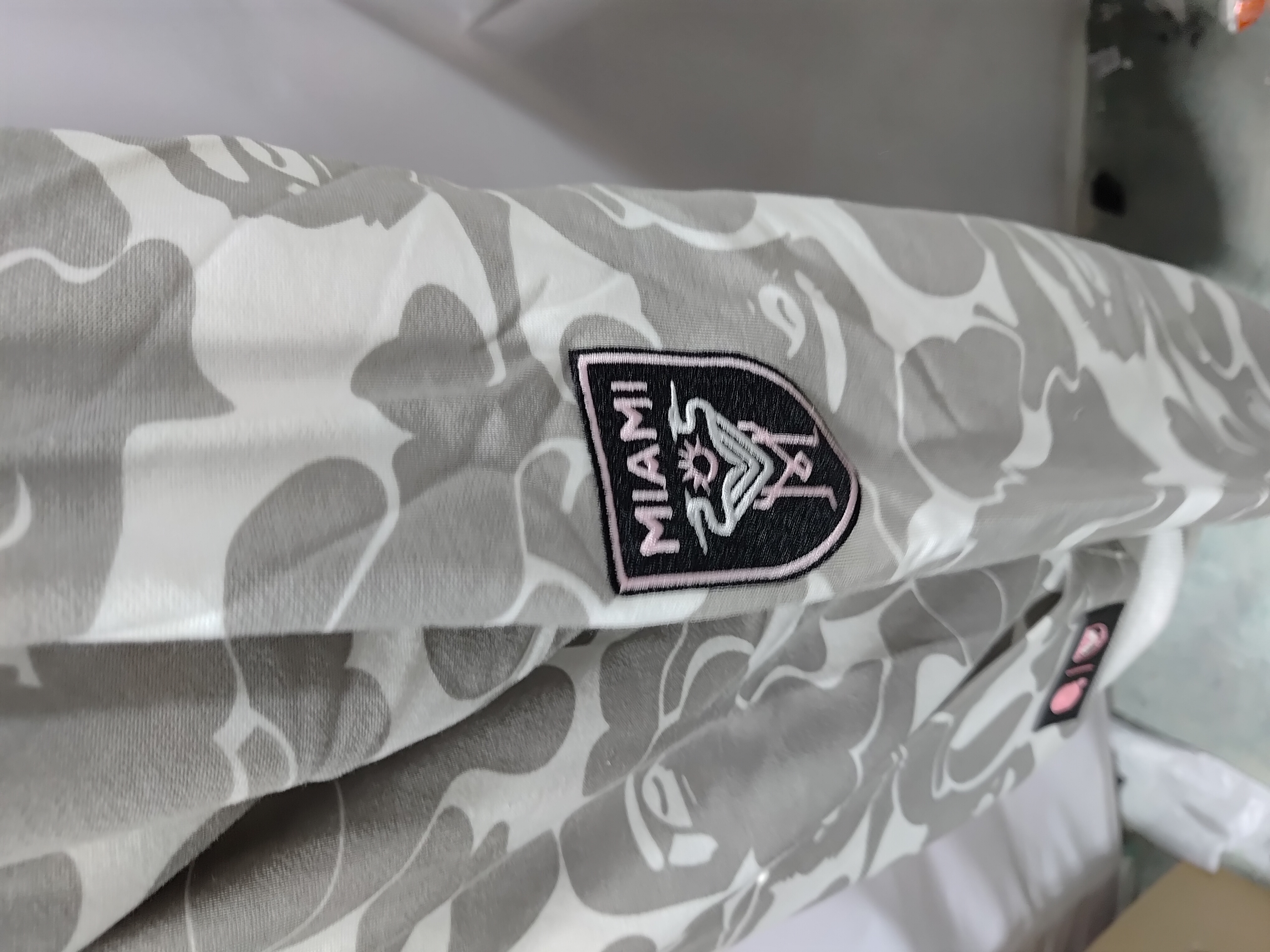 OBO BAPE x Inter Miami CF Camo Pullover Hoodie Pink & Black & White review Obosneaker 03