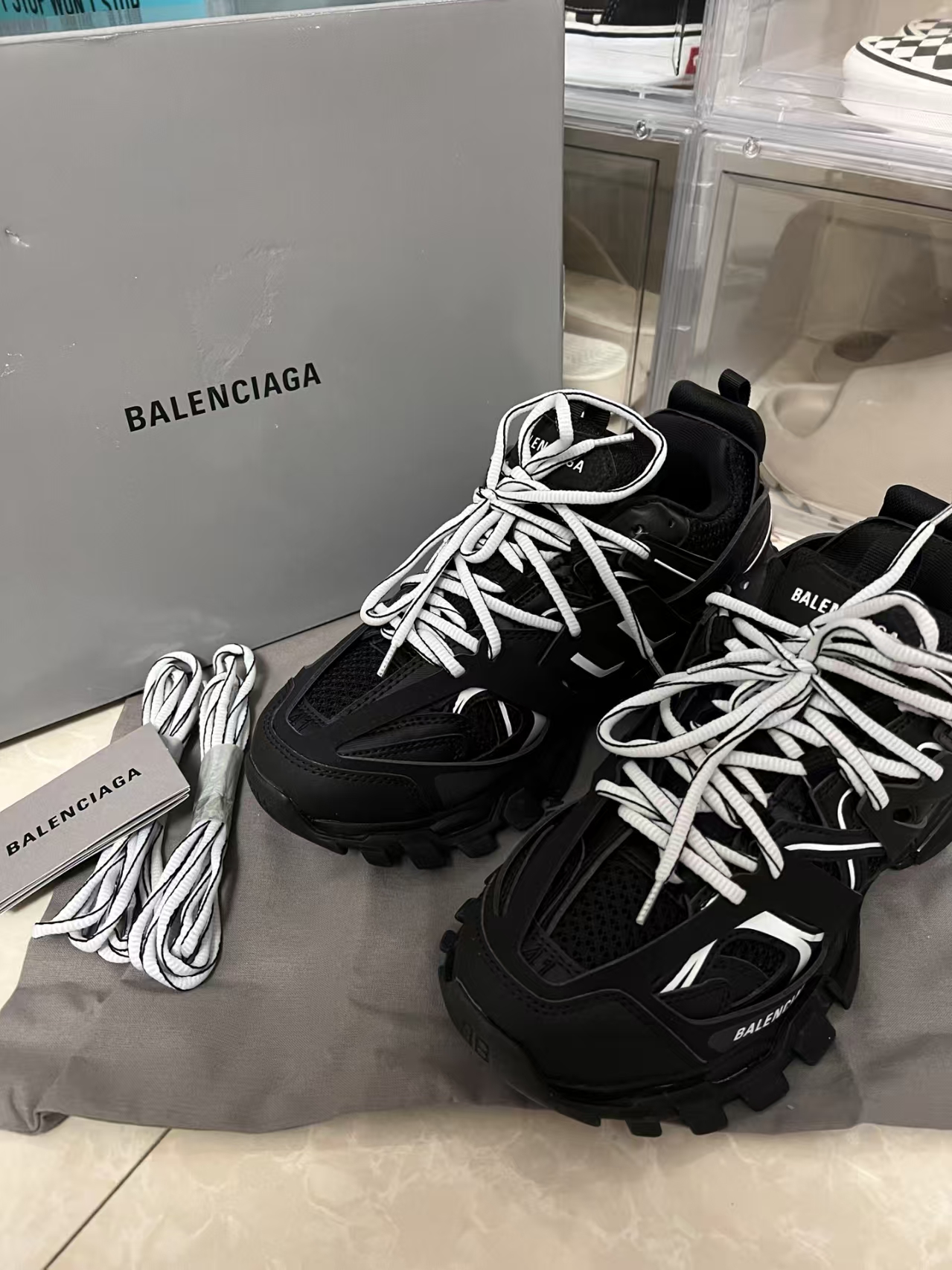 Balenciaga Tess Black And White  542023 W1GB1 2045 (With LED) review Annnr 00