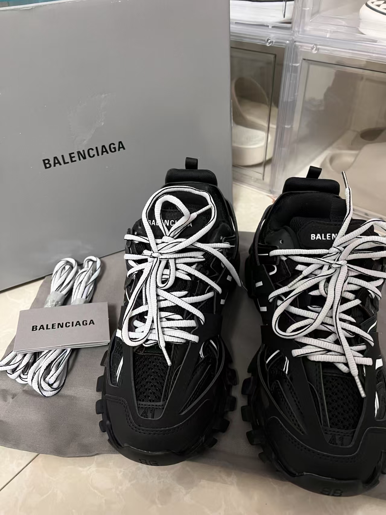 Balenciaga Tess Black And White  542023 W1GB1 2045 (With LED) review Annnr 01