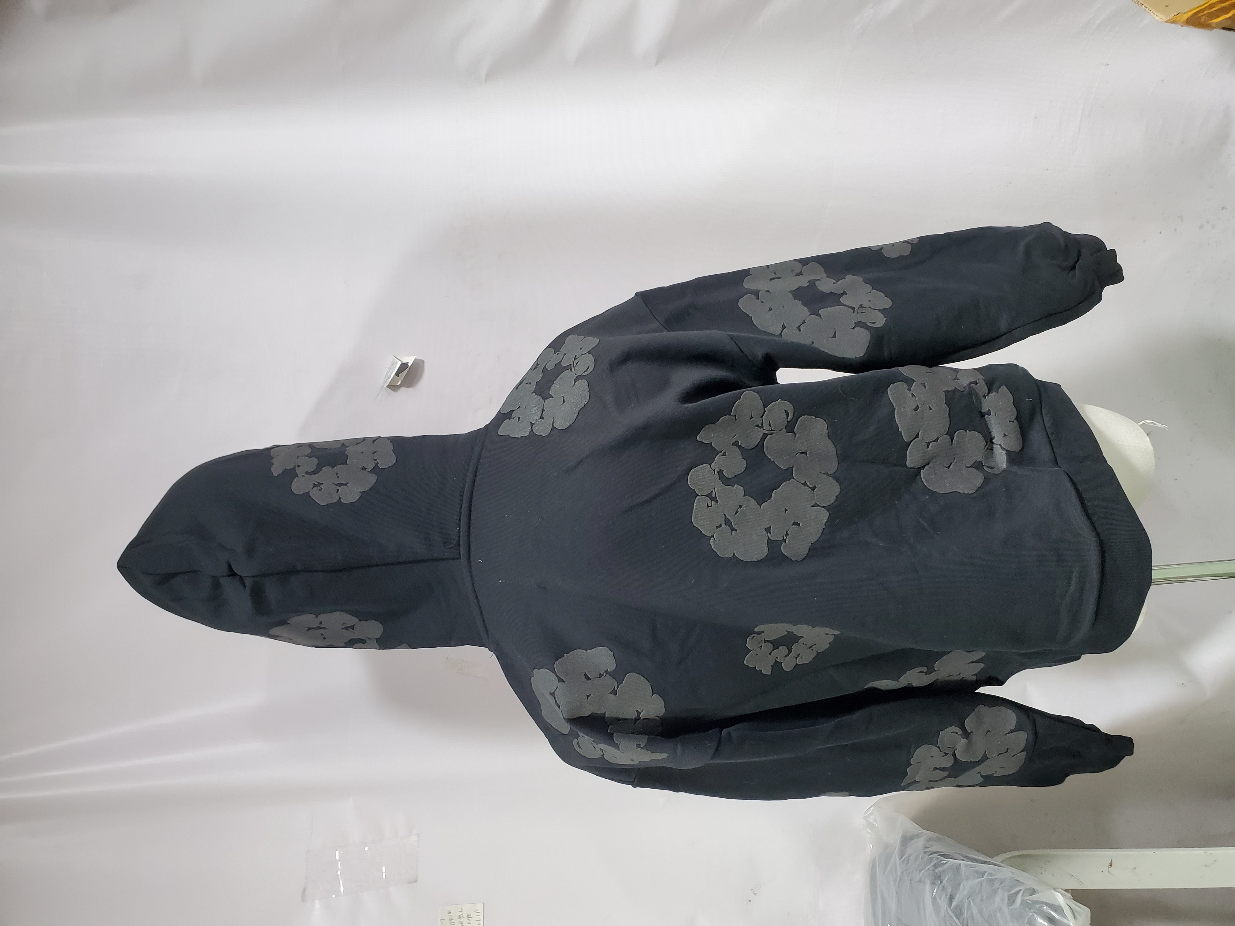 OBO Denim Tears Cotton Wreath Hoodie Black Monochrome review Obosneaker 03