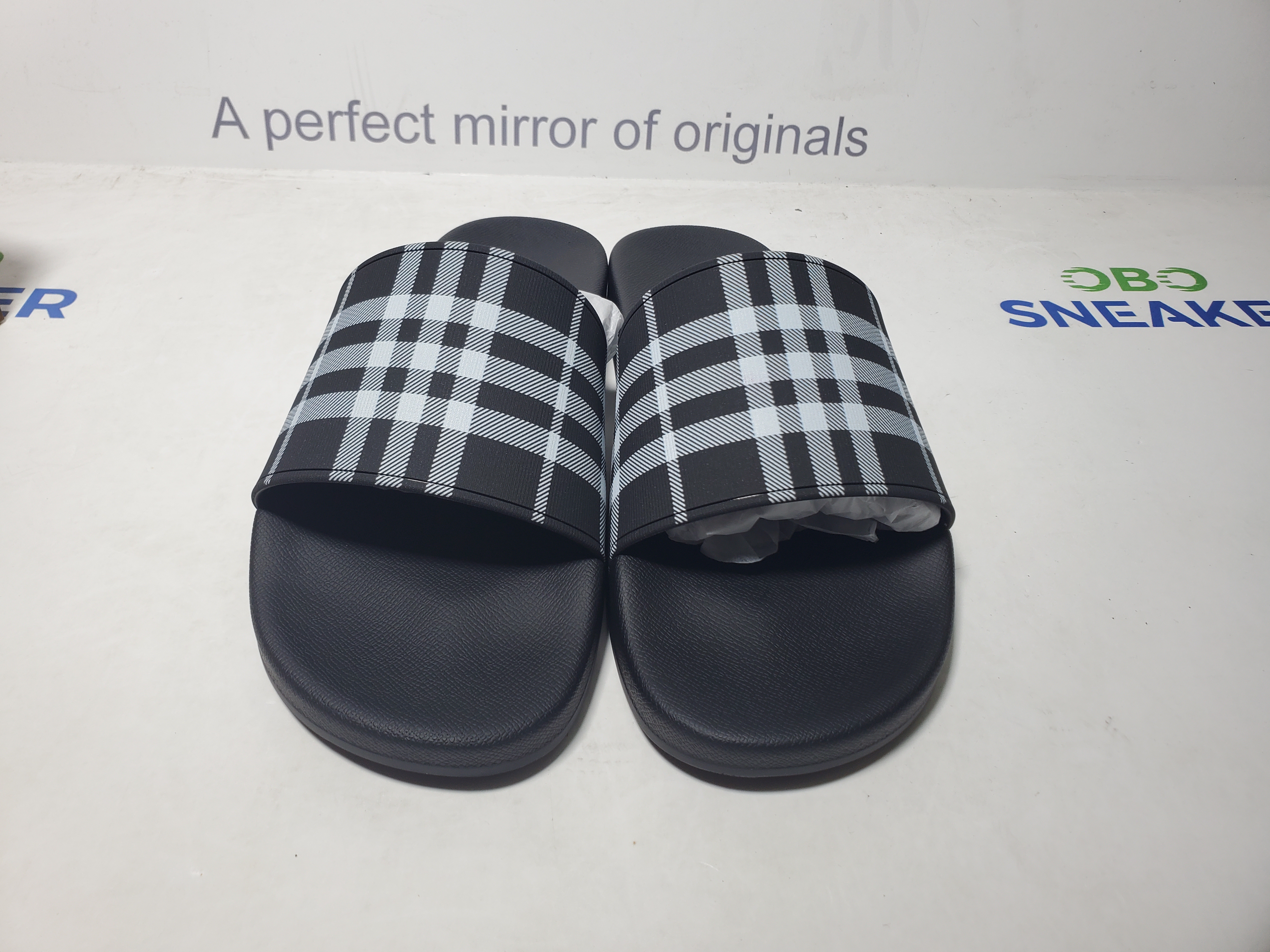 Burberry Comfort Fashion Slip-On Slides BBR Plaid Black review Obosneaker 03
