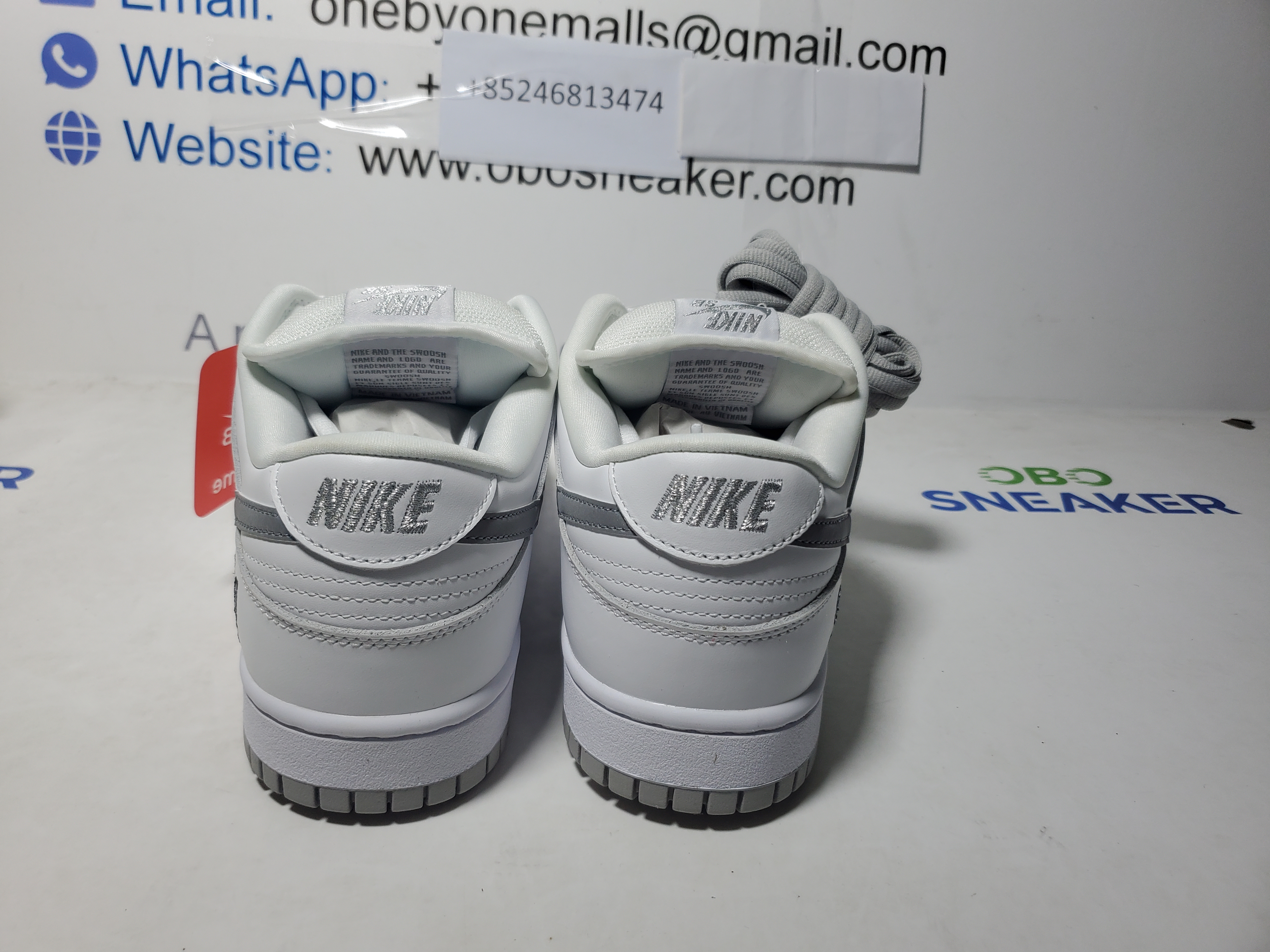 Nike Supreme x Dunk Low SB White Metallic Silver HQ8487-100  review Obosneaker 02