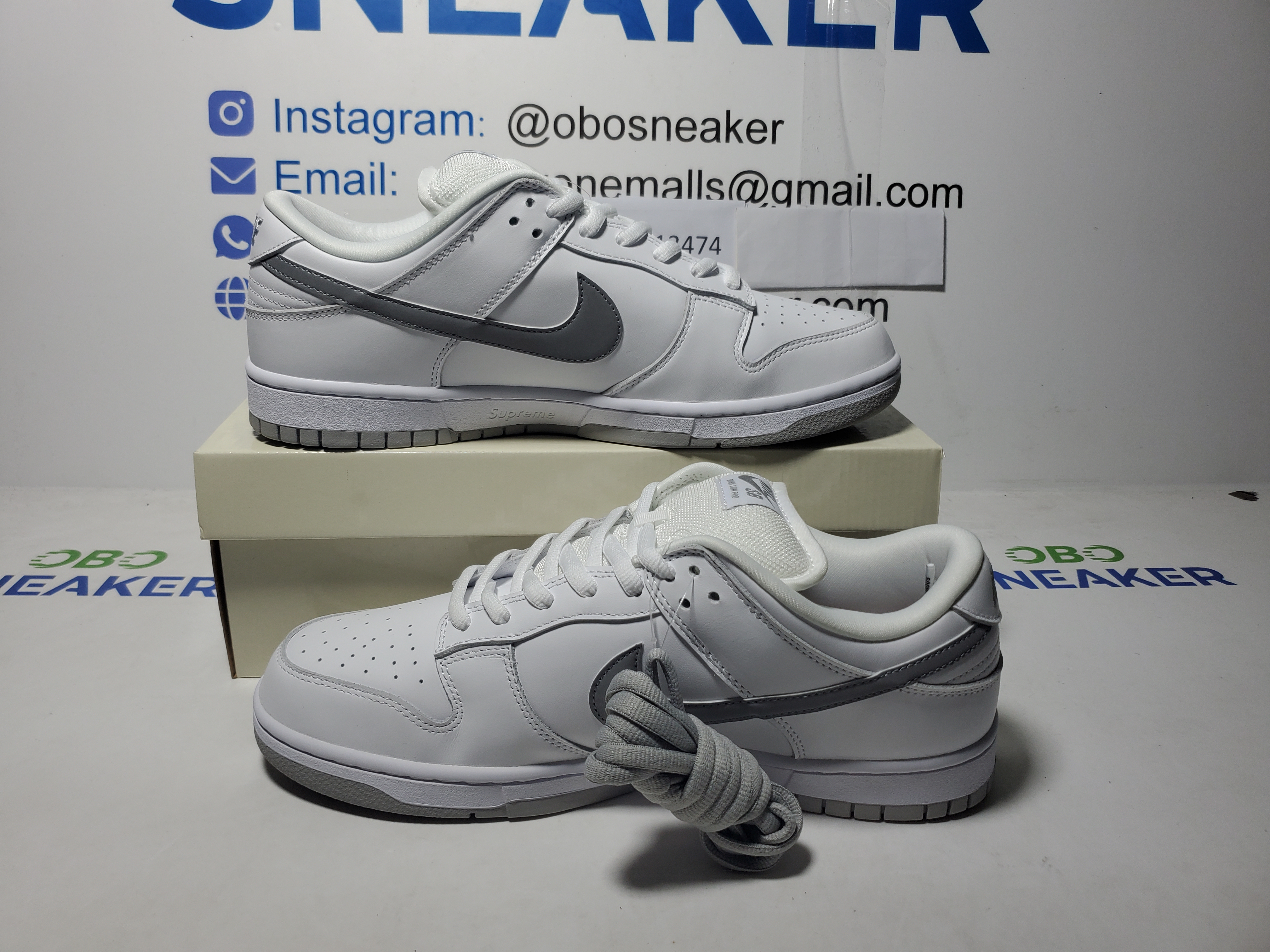 Nike Supreme x Dunk Low SB White Metallic Silver HQ8487-100  review Obosneaker 01