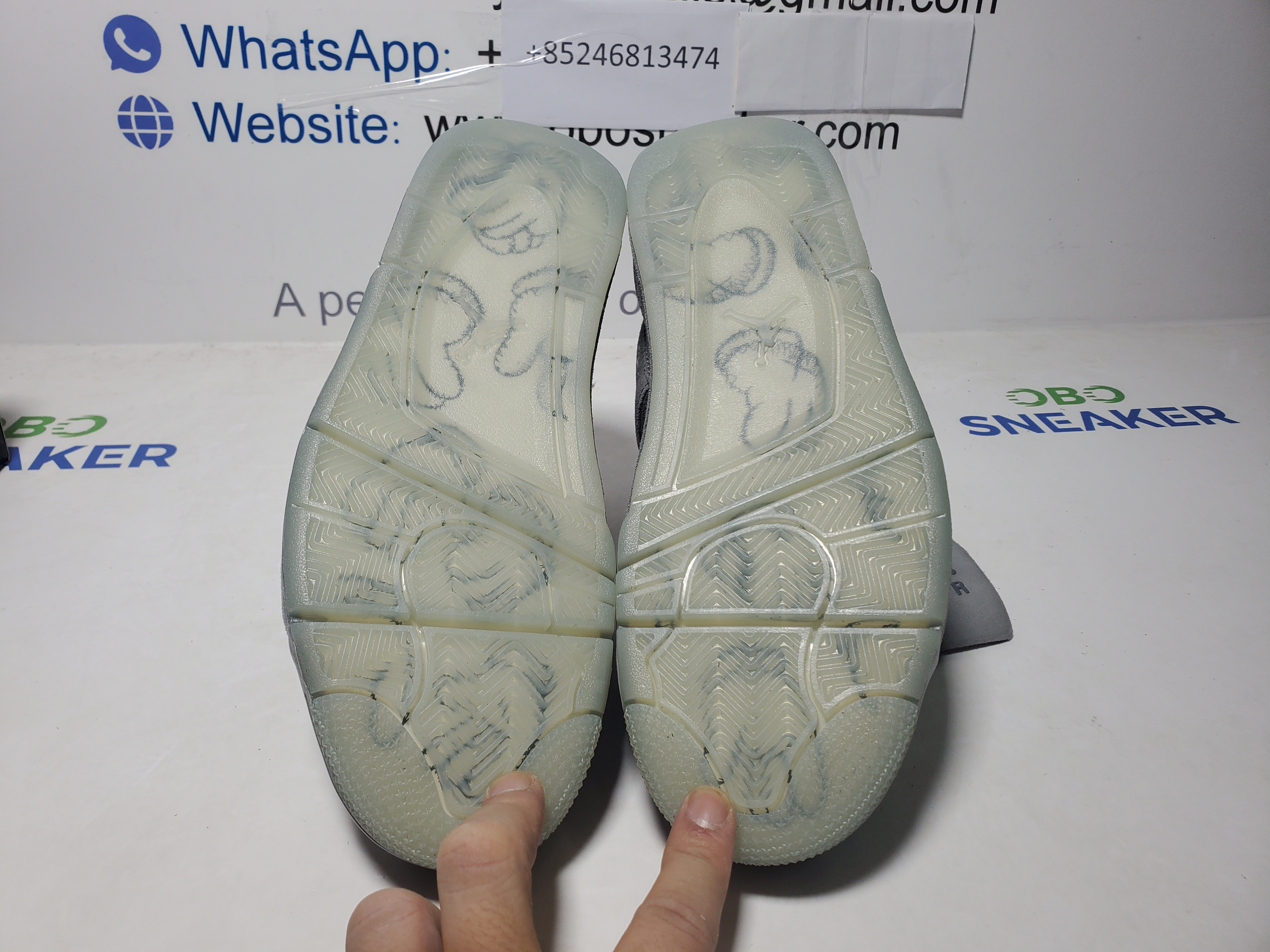 Air Jordan 4 Retro Kaws 930155-003  review Obosneaker 04