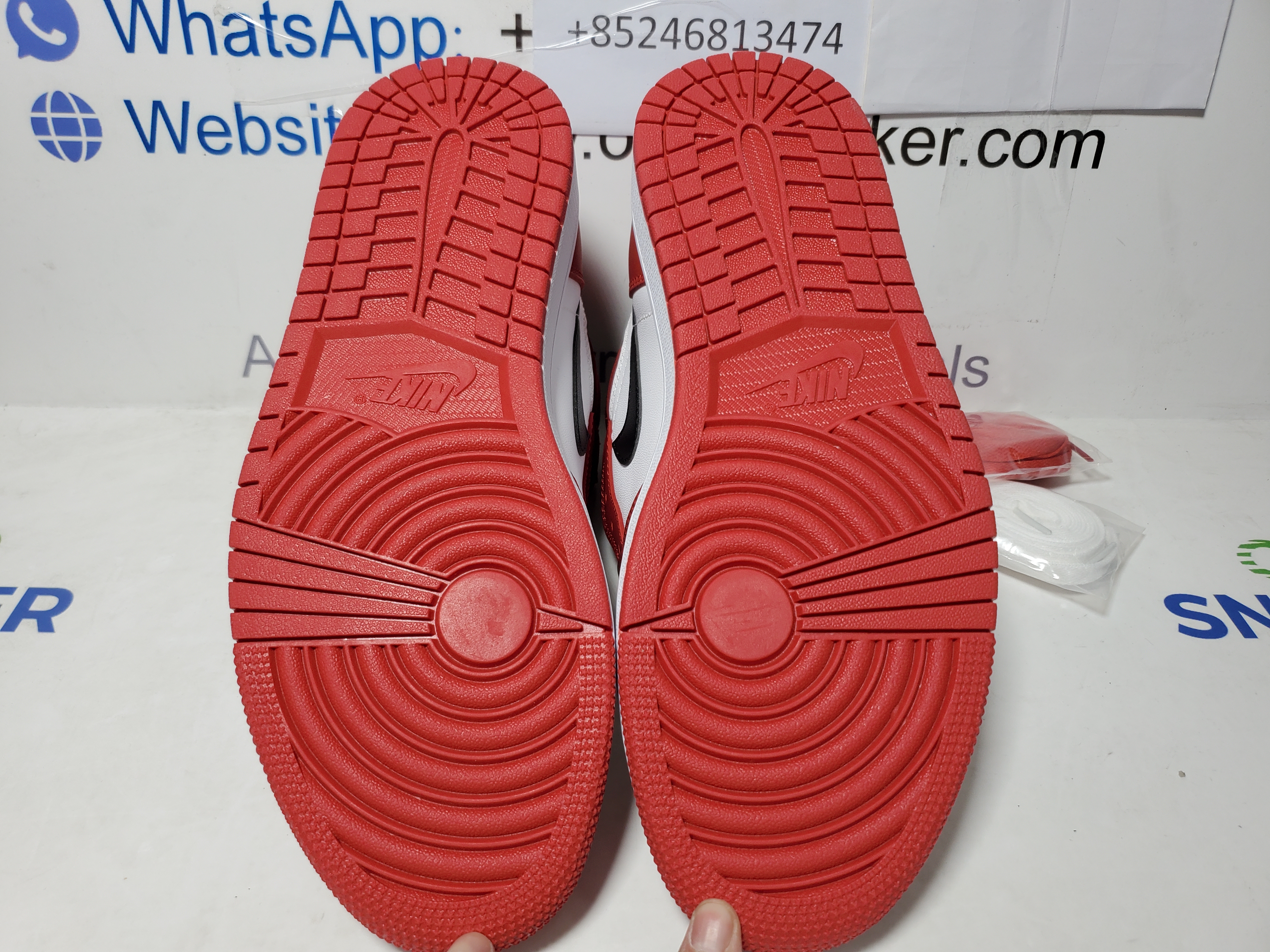 Air Jordan 1 Retro Chicago (2015) 555088-101  review Obosneaker 03