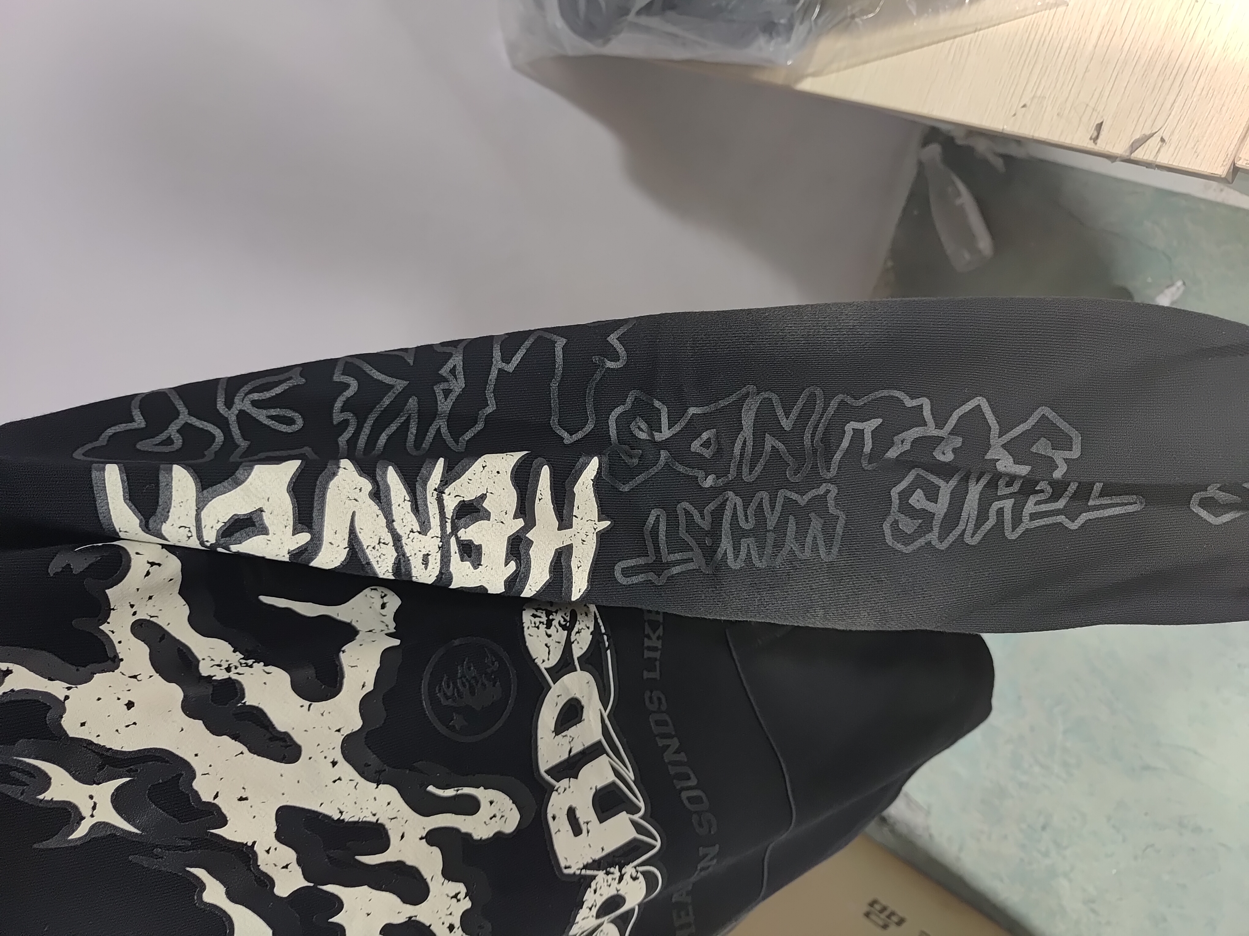 【FLASH SALE】Hellstar Hell Red Flare star Retro washed distressed Print Hoodie #2030 Black/Red review Obosneaker 03