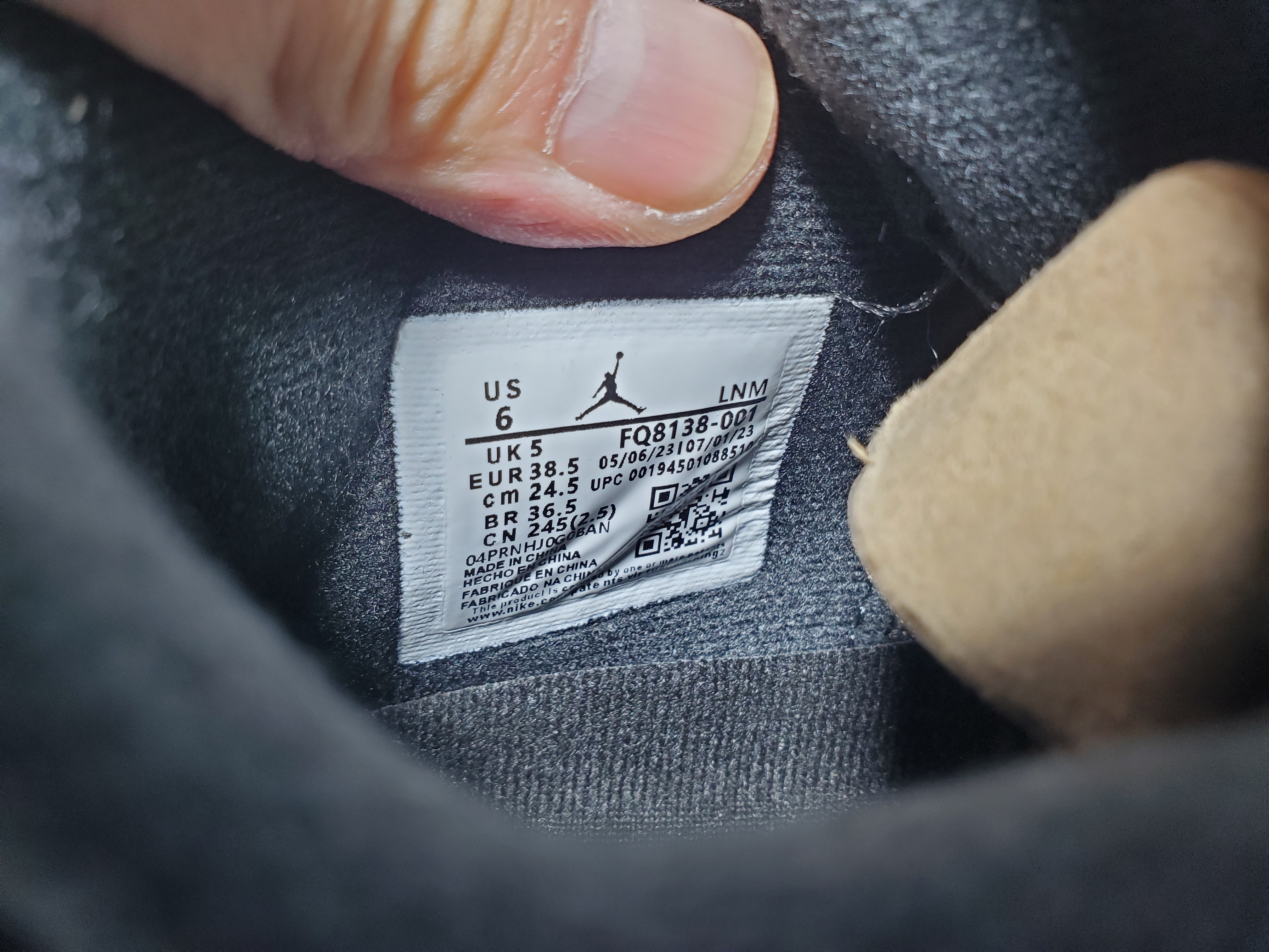 Jordan 4 Retro White Thunder FQ8138-001 review Obosneaker 02