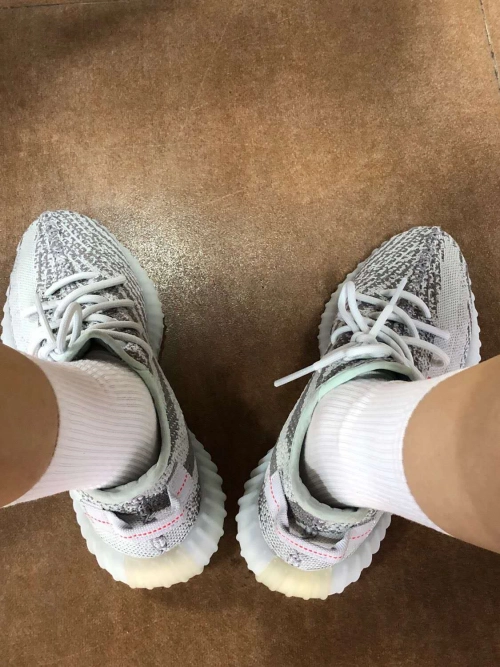 Adidas Yeezy Boost 350 V2 Blue Tint (2017/2023) B37571 review 