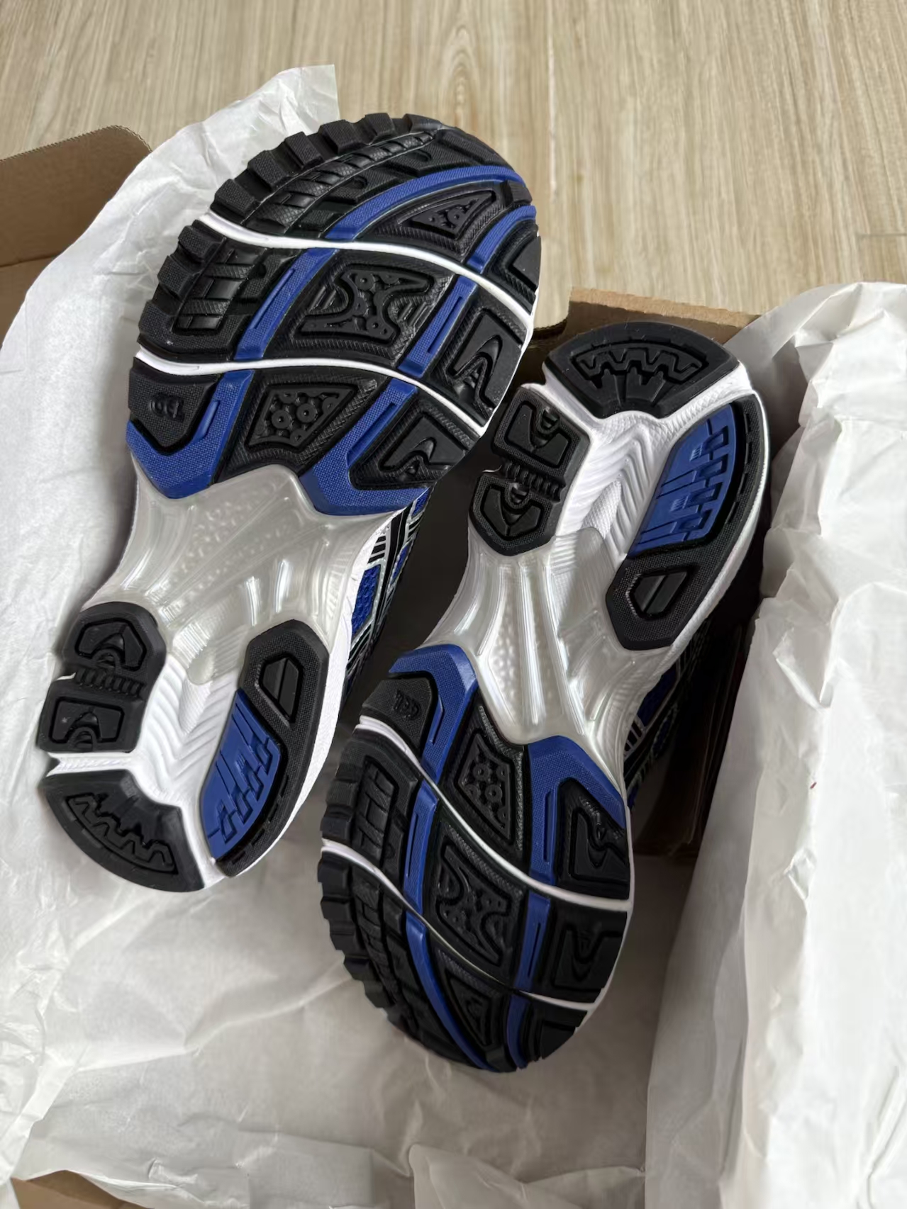 ASICS Gel-Kayano 14 Monaco Blue 1201A019-401 review Elroy 01