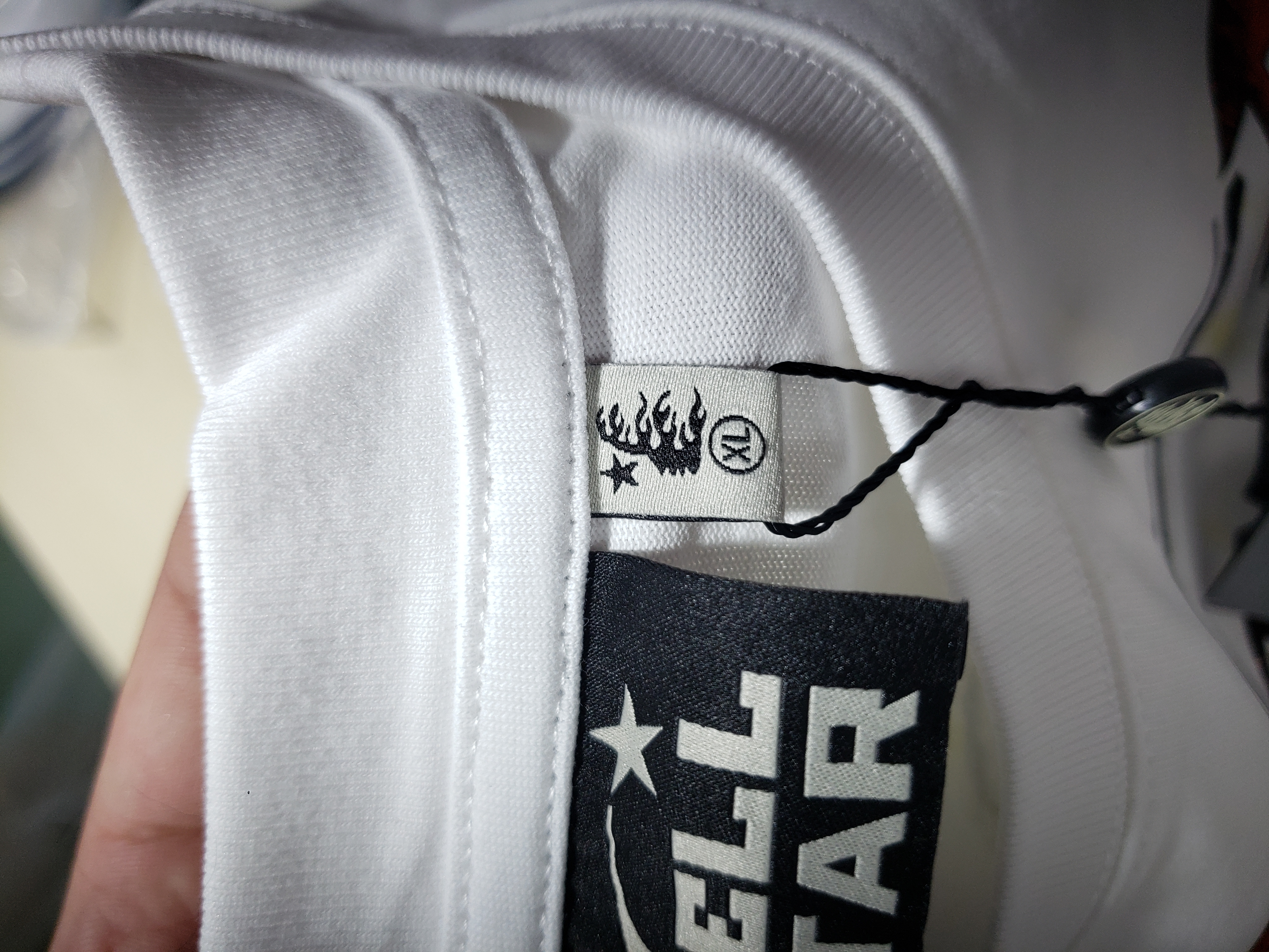 Hellstar ‘War Ready’ Long-Sleeve T-Shirt D3235 Black/White review Obosneaker 01