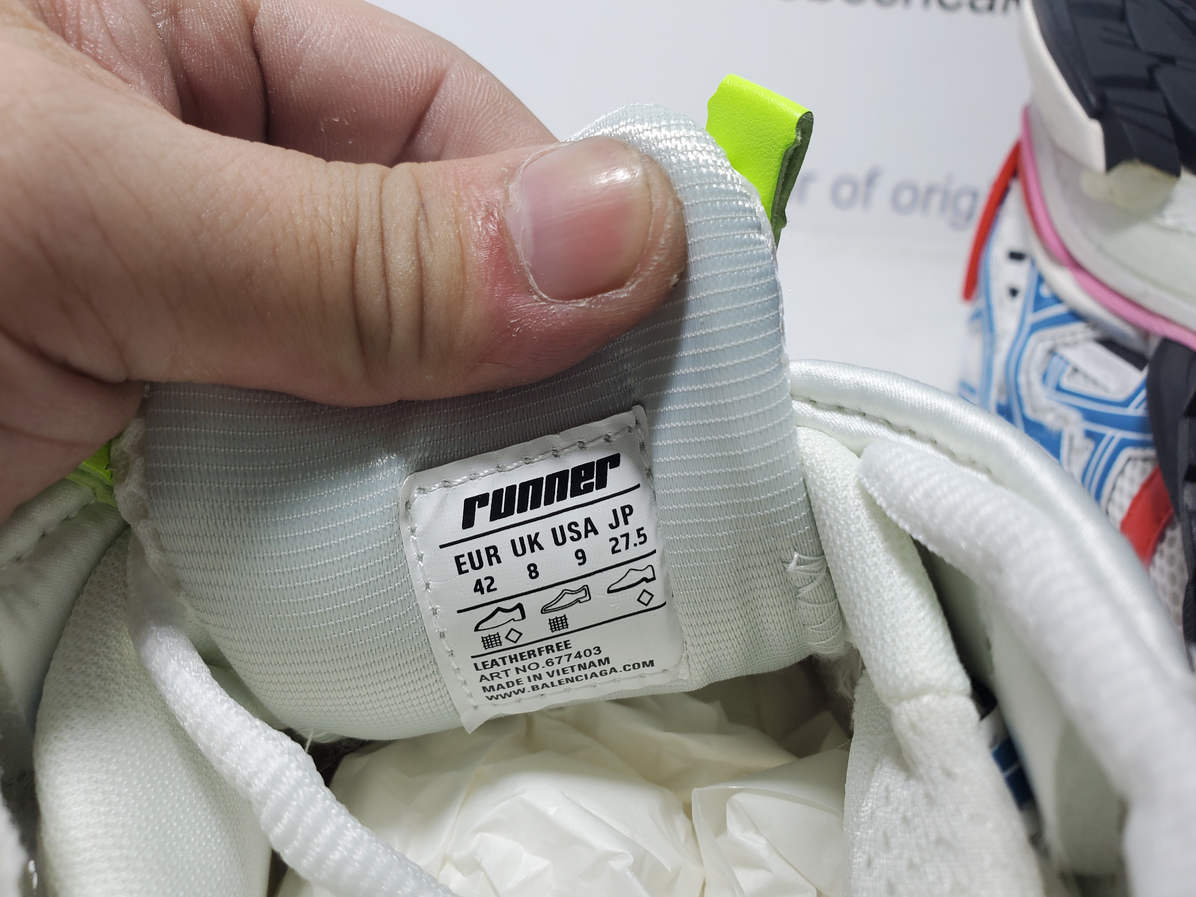 Top Version Balenciaga Runner White Blue Red 677402 W3RB6 9645 review Obosneaker 05