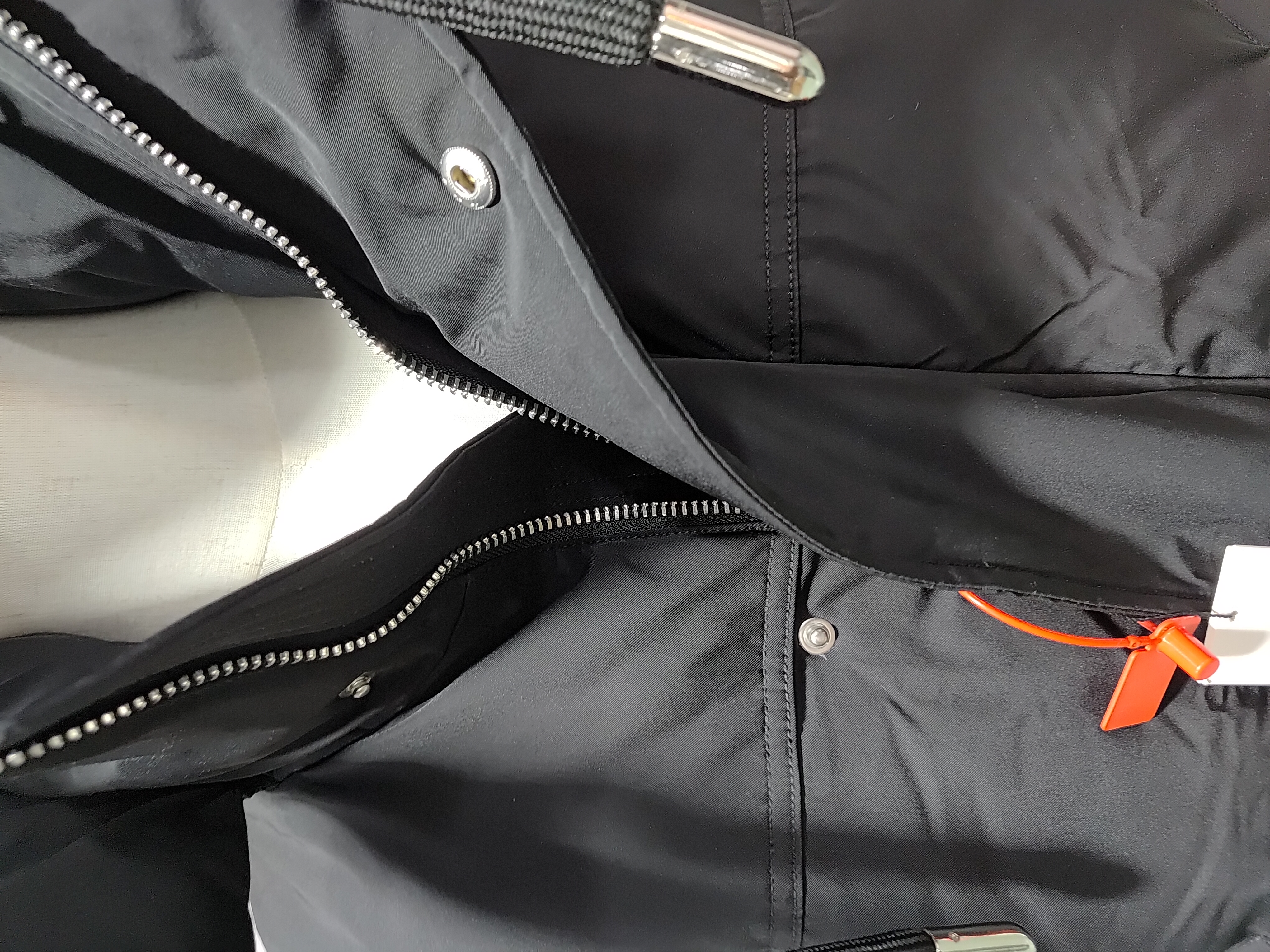 AMI Paris 23FW Heart Shape Short Down Jacket Correct Version Black review Obosneaker 02