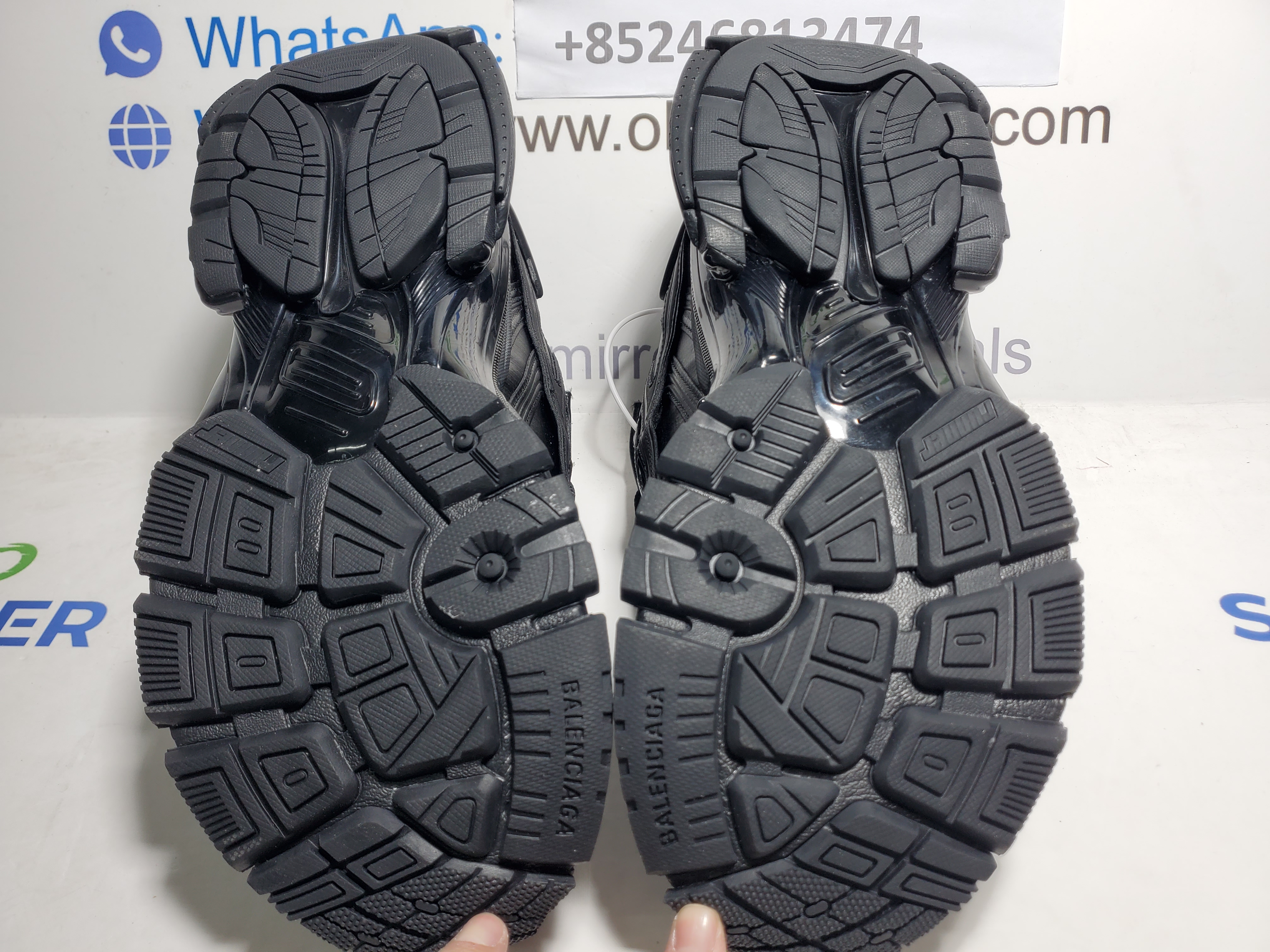 Balenciaga Runner All Black 772774 W3RBT 1000 review Obosneaker 03