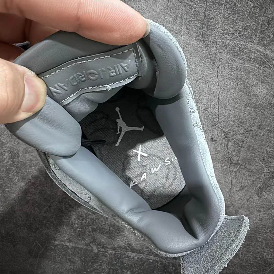 TOP Version Air Jordan 4 Retro Kaws 930155-003  review Exc 01