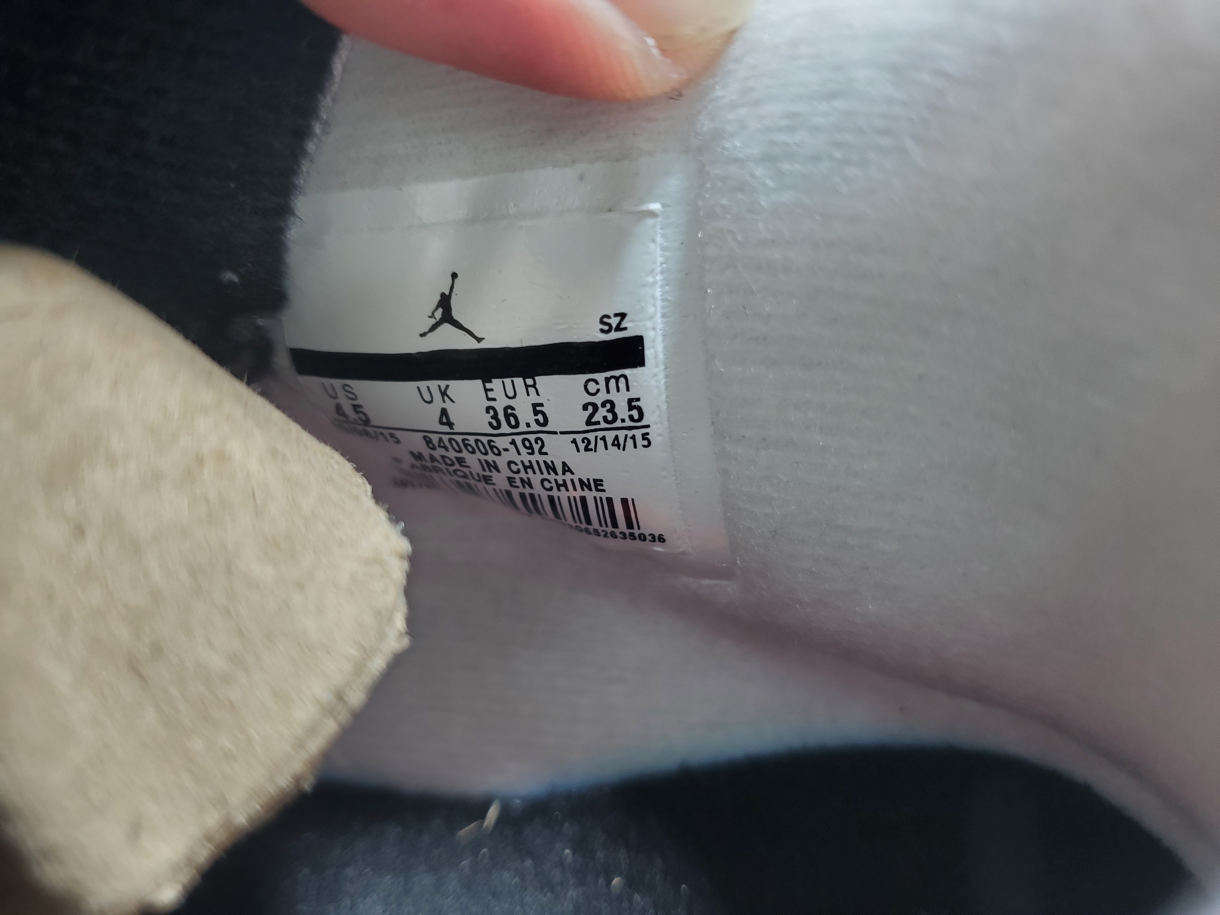 Jordan 4 Retro White Cement (2025) FV5029-100 review Obosneaker 02