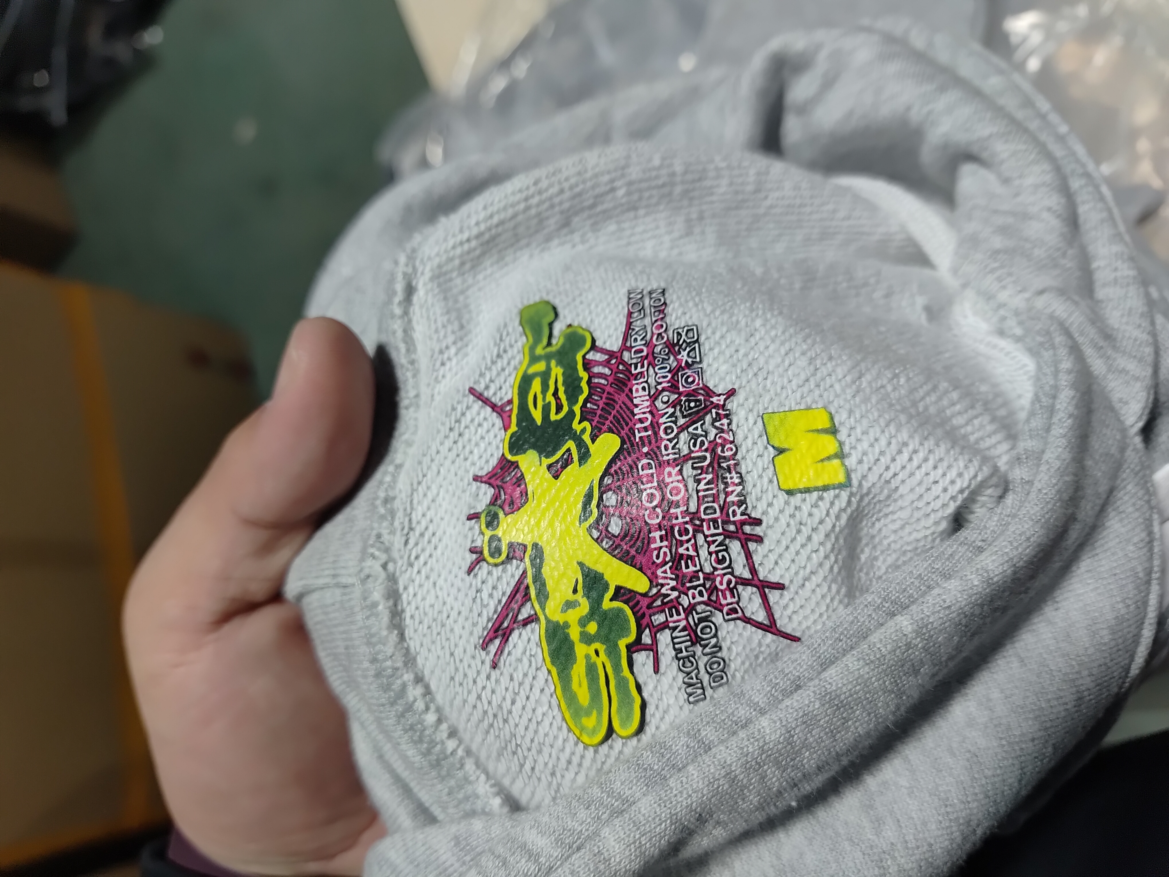 Sp5der OG Web Hoodie & Sweatpant Set Grey review Obosneaker 01