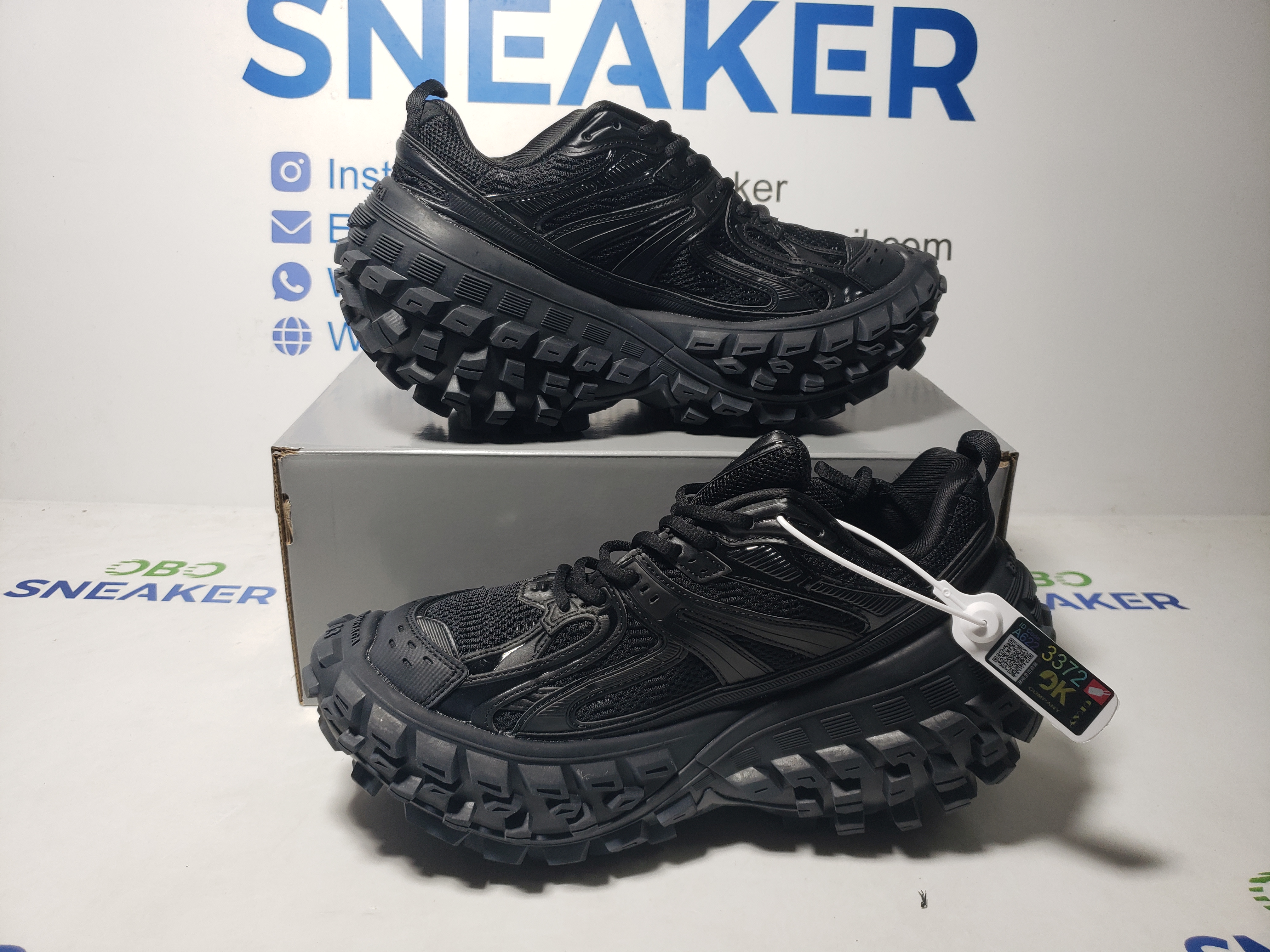 Balenciaga Defender Black 685613 W2RA6 1000 review Obosneaker 00