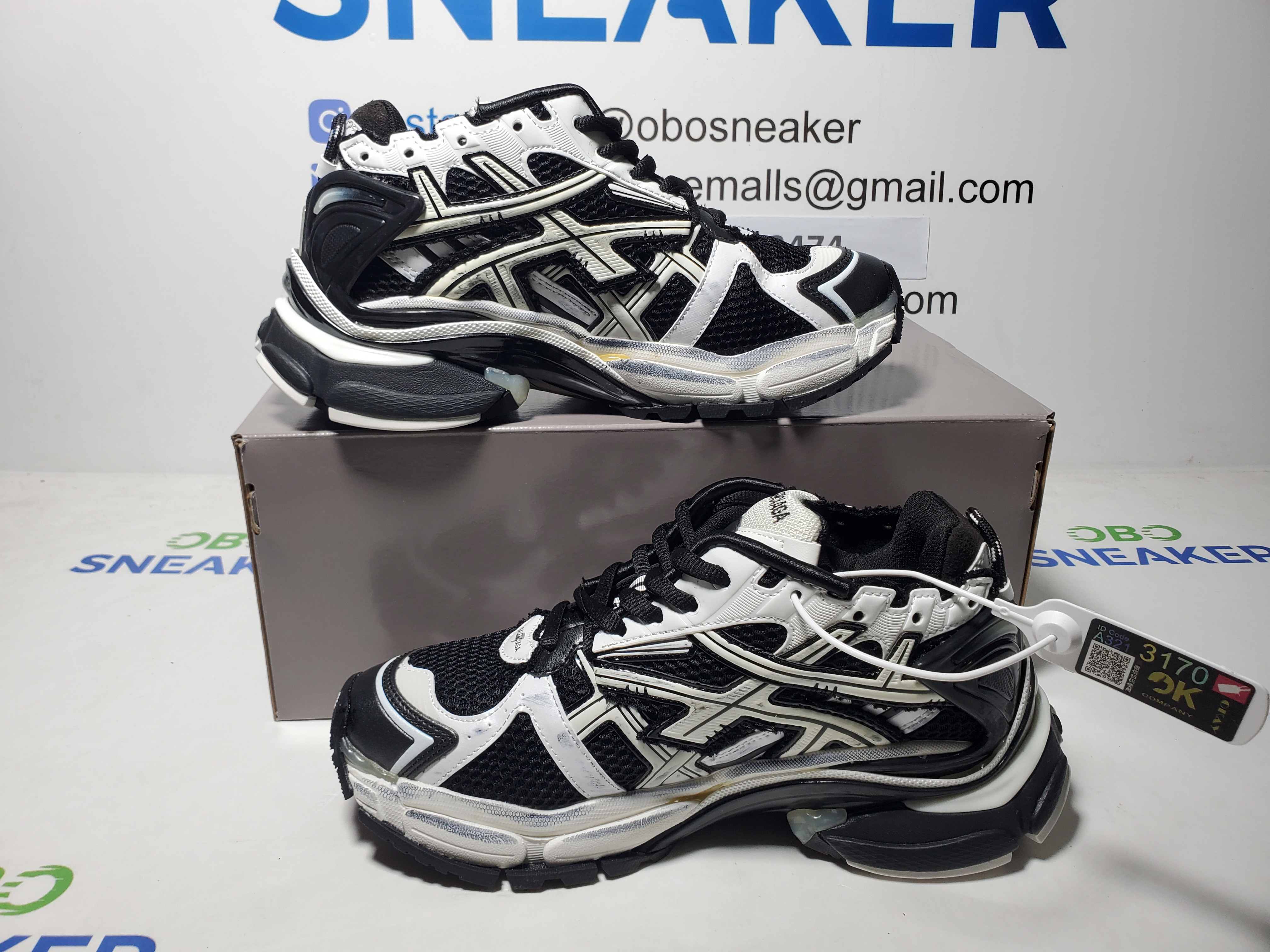 Balenciaga Runner Black White  677403W3RB29010 review Obosneaker 00