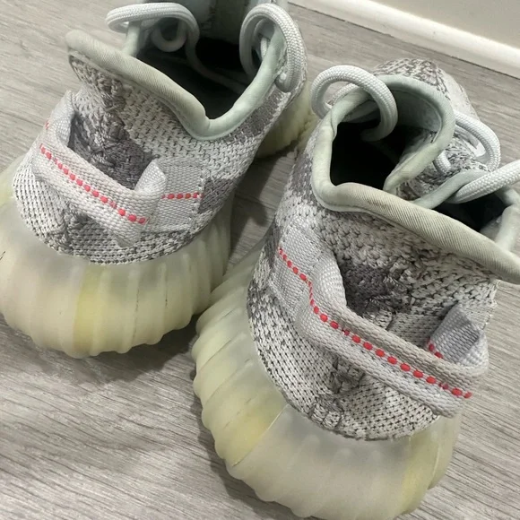 Adidas Yeezy Boost 350 V2 Blue Tint (2017/2023) B37571 review Aevz 02