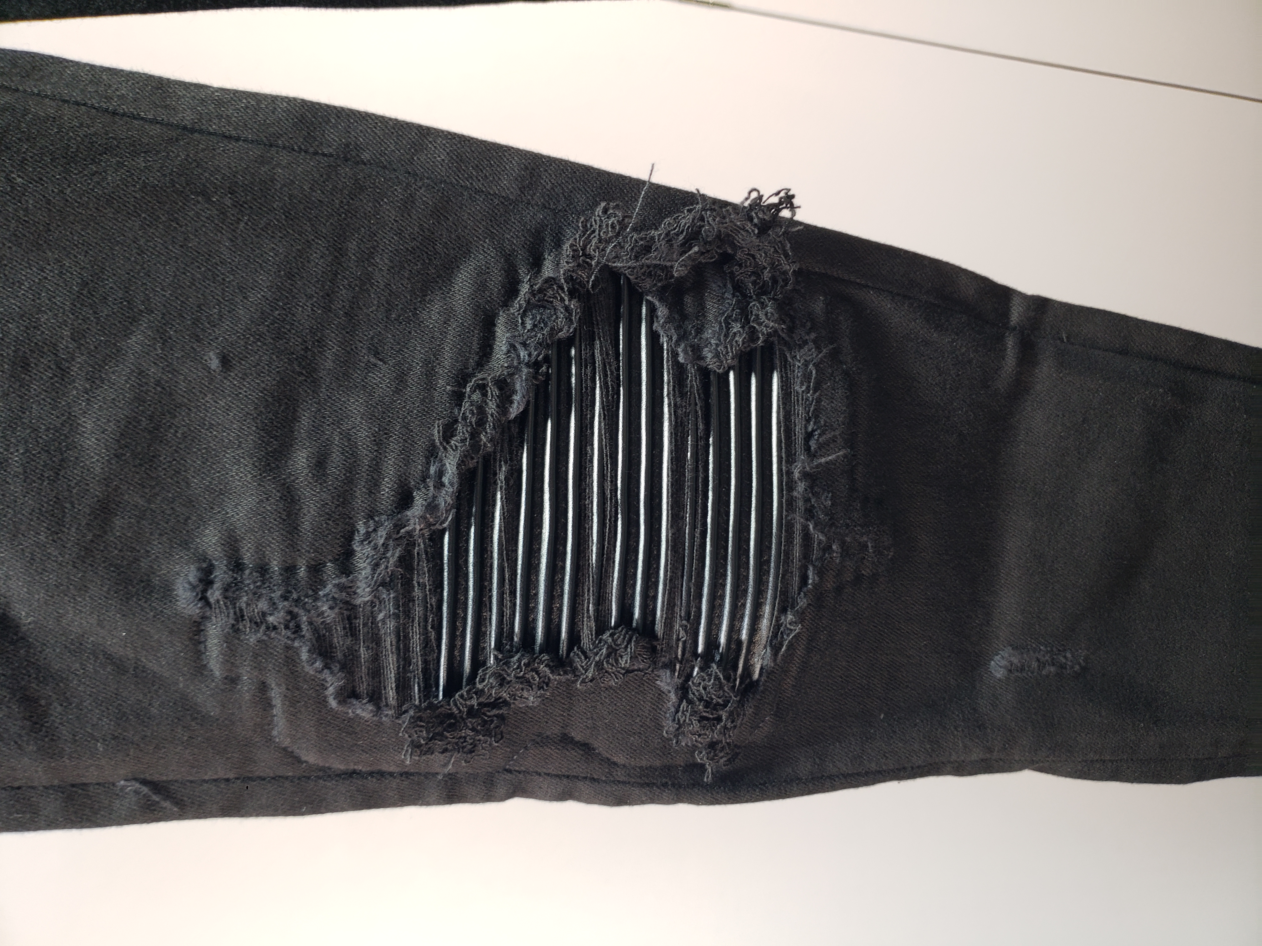 CHROME HEARTS Hoodie 8136 + Amiri Black MX1 Jeans Black review Obosneaker 02