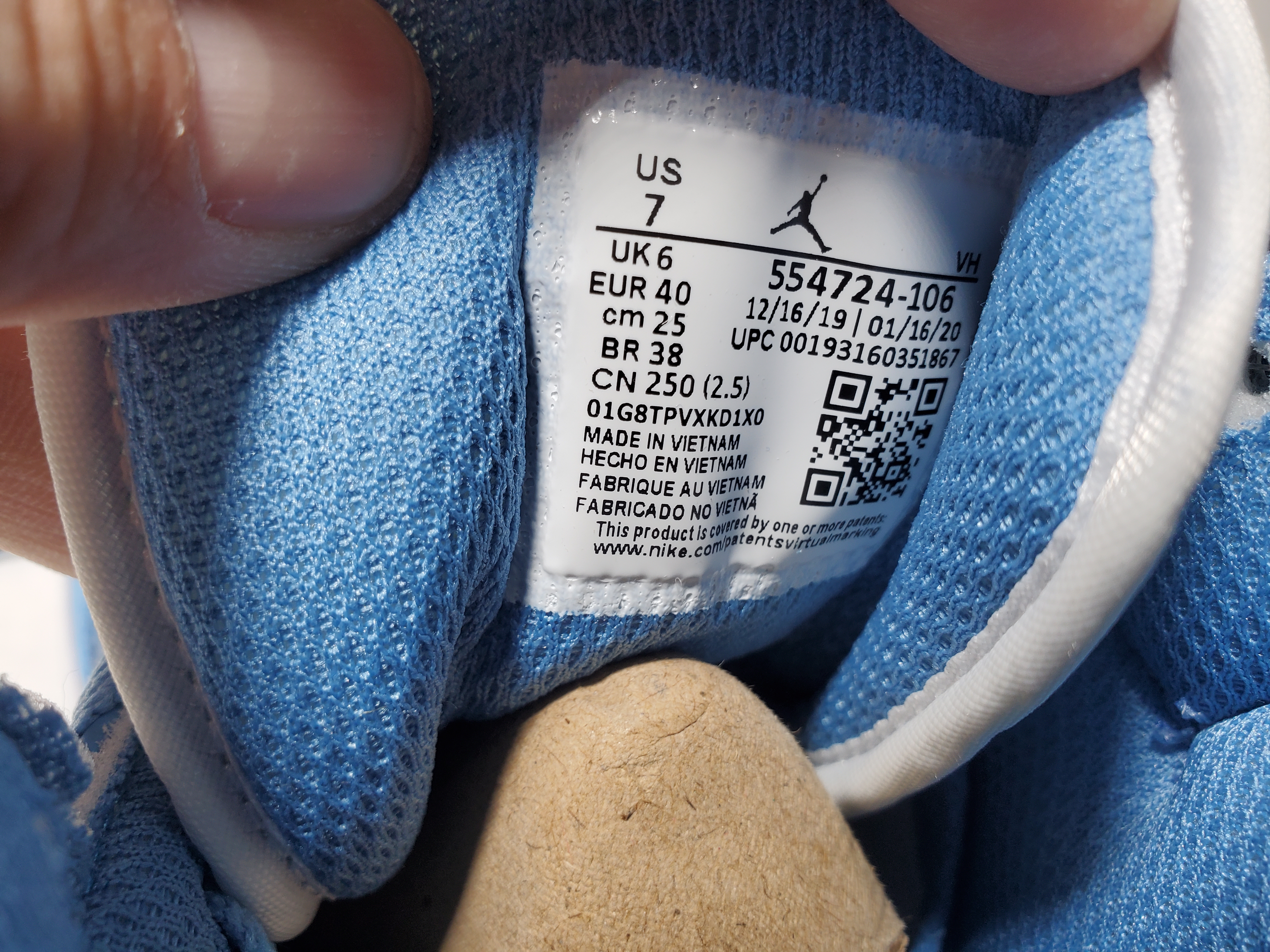 Air Jordan 1 Retro UNC 555088-117 review Obosneaker 03