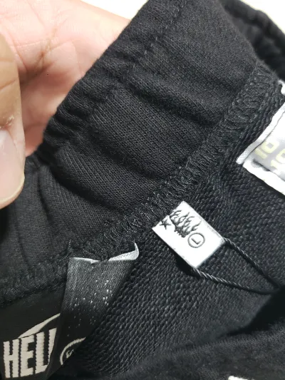 Hellstar Sport Logo Gel Black T-Shirt White + Hellstar Studios Records sweatpants Black review Obosneaker 03