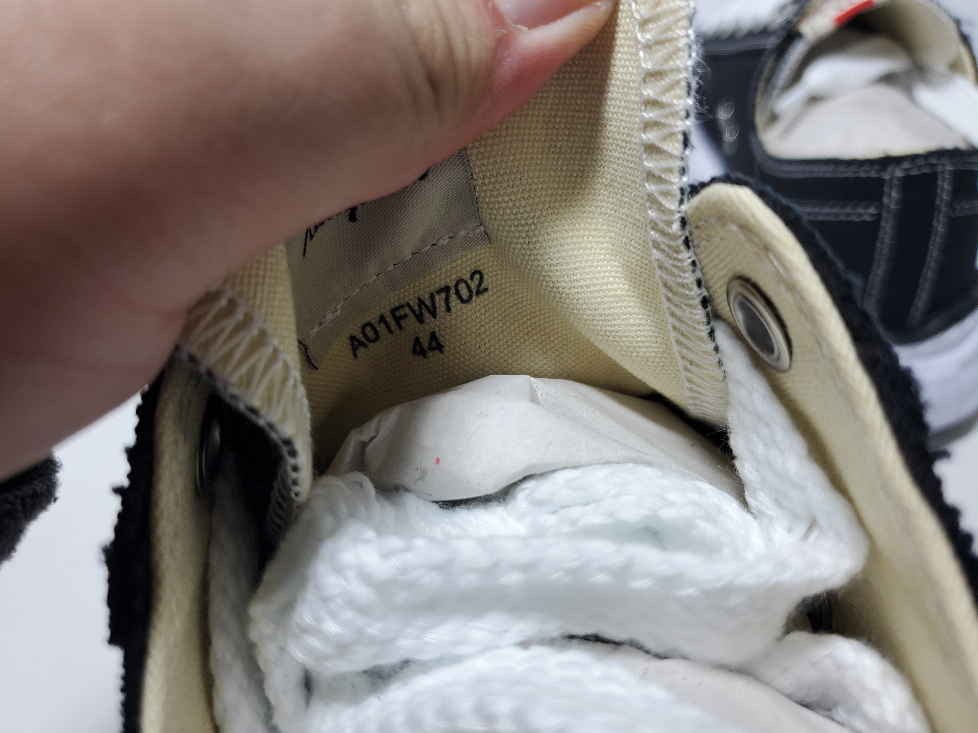 Maison Mihara Yasuhiro White Black NO.722 review Obosneaker 02