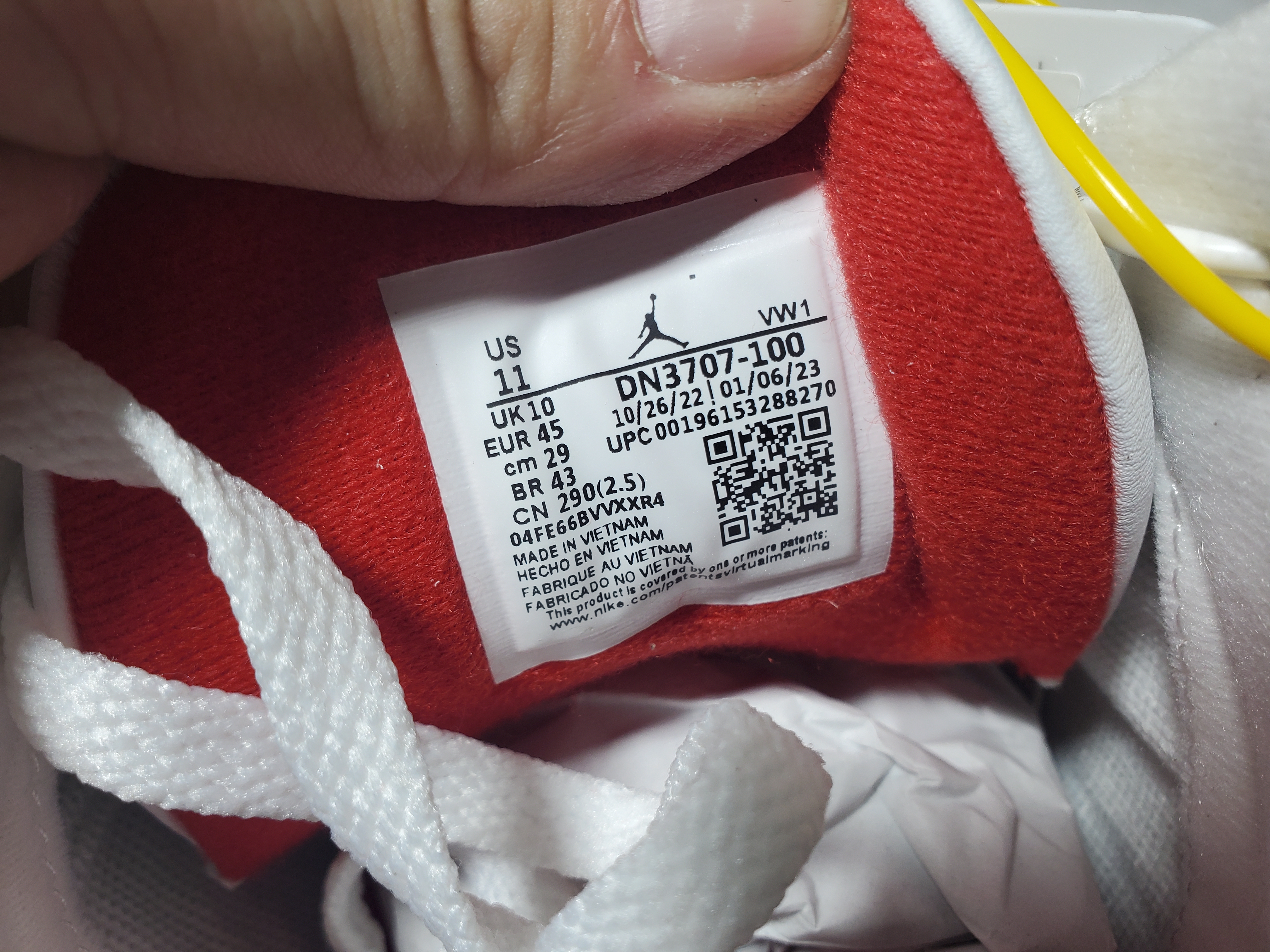 Air Jordan 3 Retro White Cement Reimagined DN3707-100  review Obosneaker 03