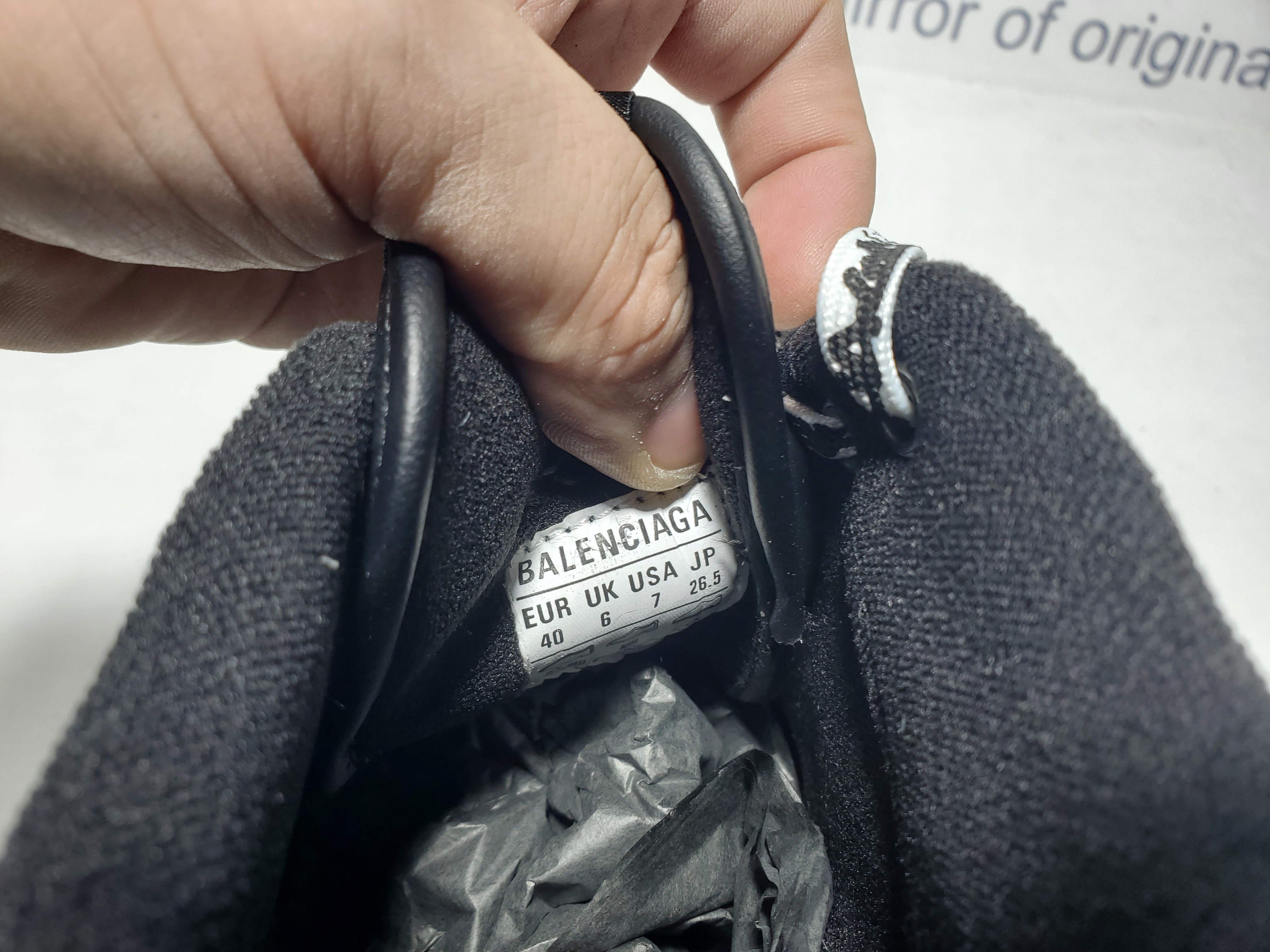 Balenciaga Hamptons Worn-out Trainers Black 841765 WCURB 1000 review Obosneaker 05