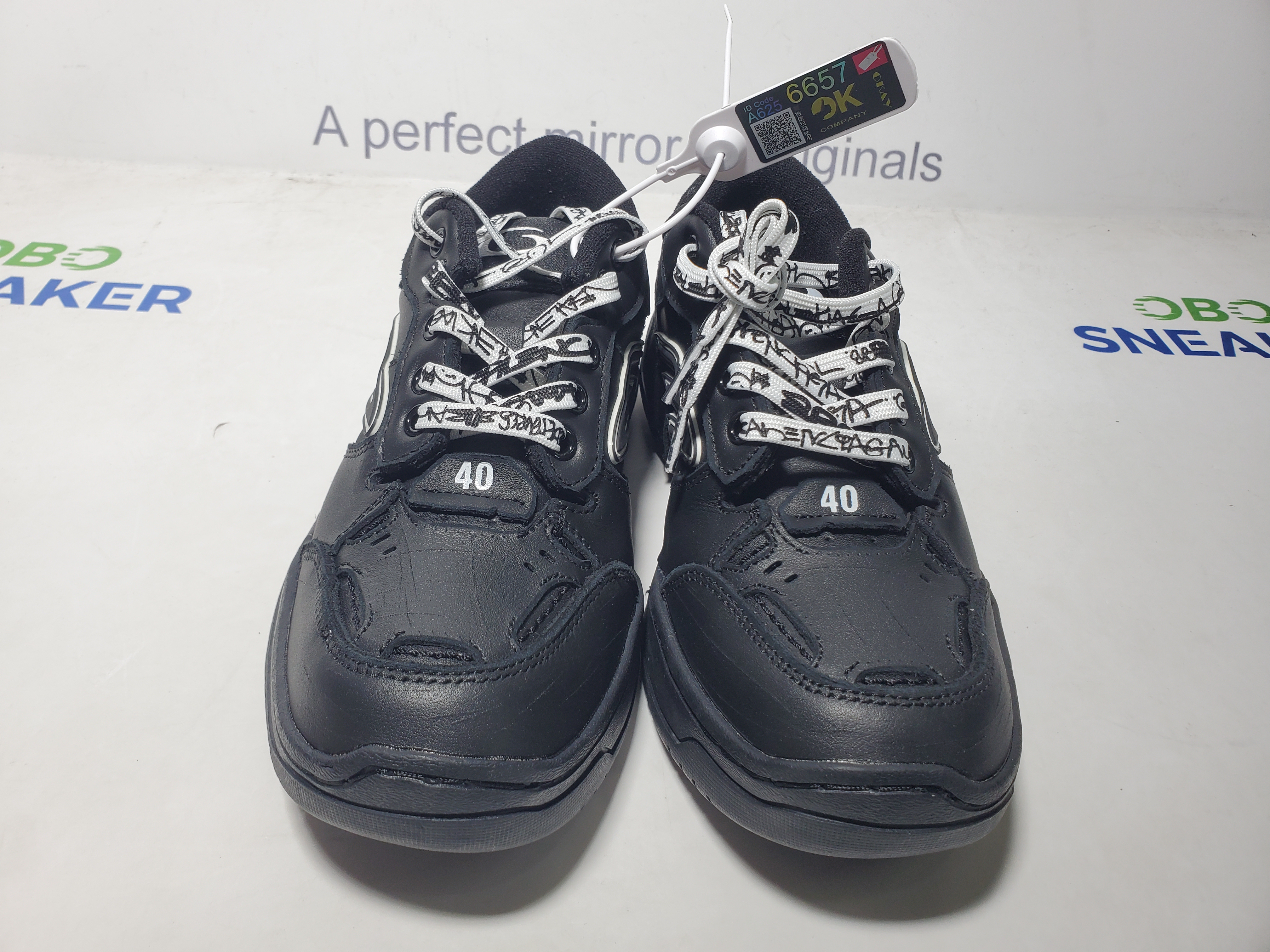 Balenciaga Hamptons Worn-out Trainers Black 841765 WCURB 1000 review Obosneaker 03
