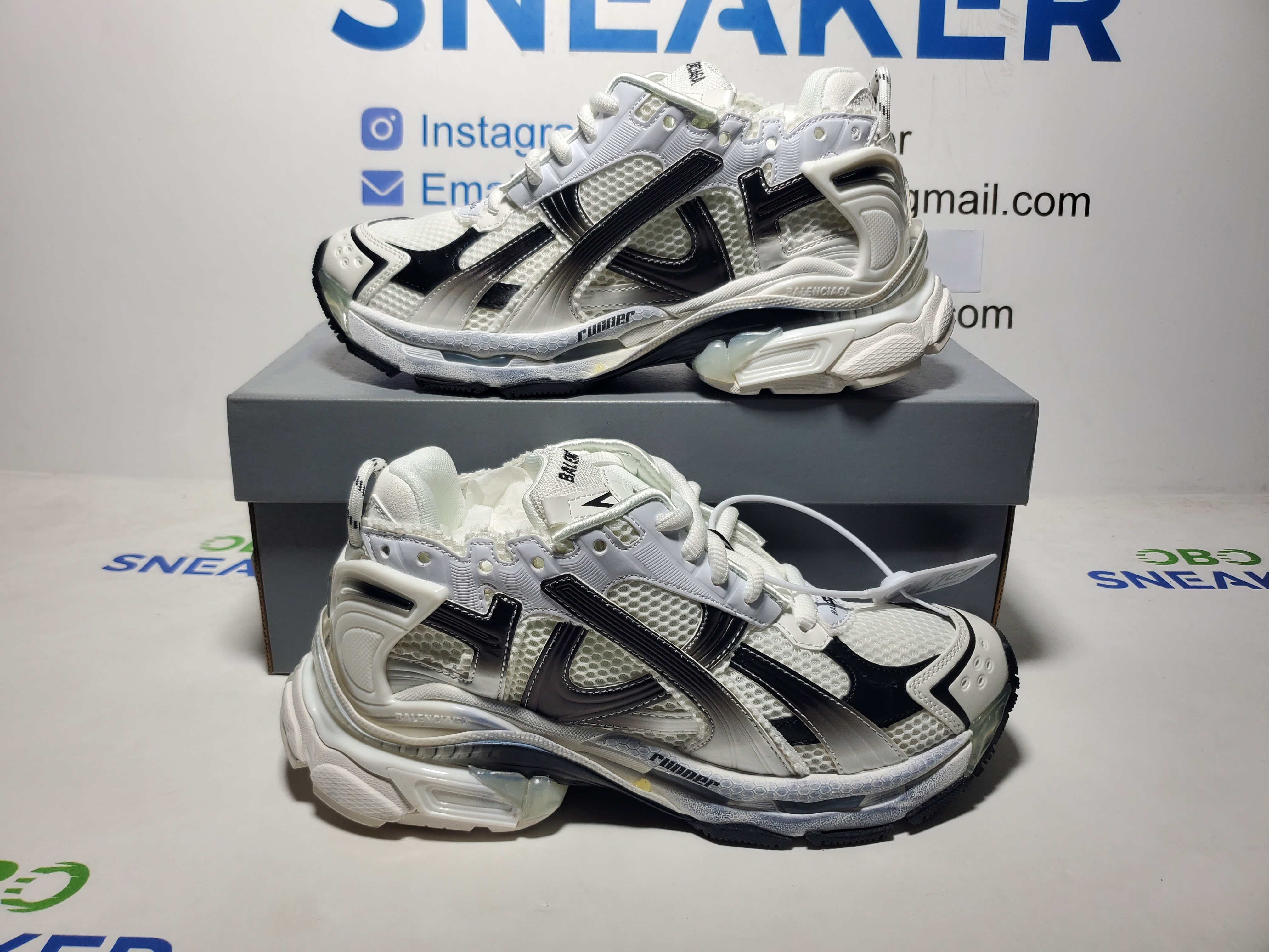 Balenciaga Runner Sneaker Gradient White Black 772774 WRUNG 9010 review Obosneaker 05