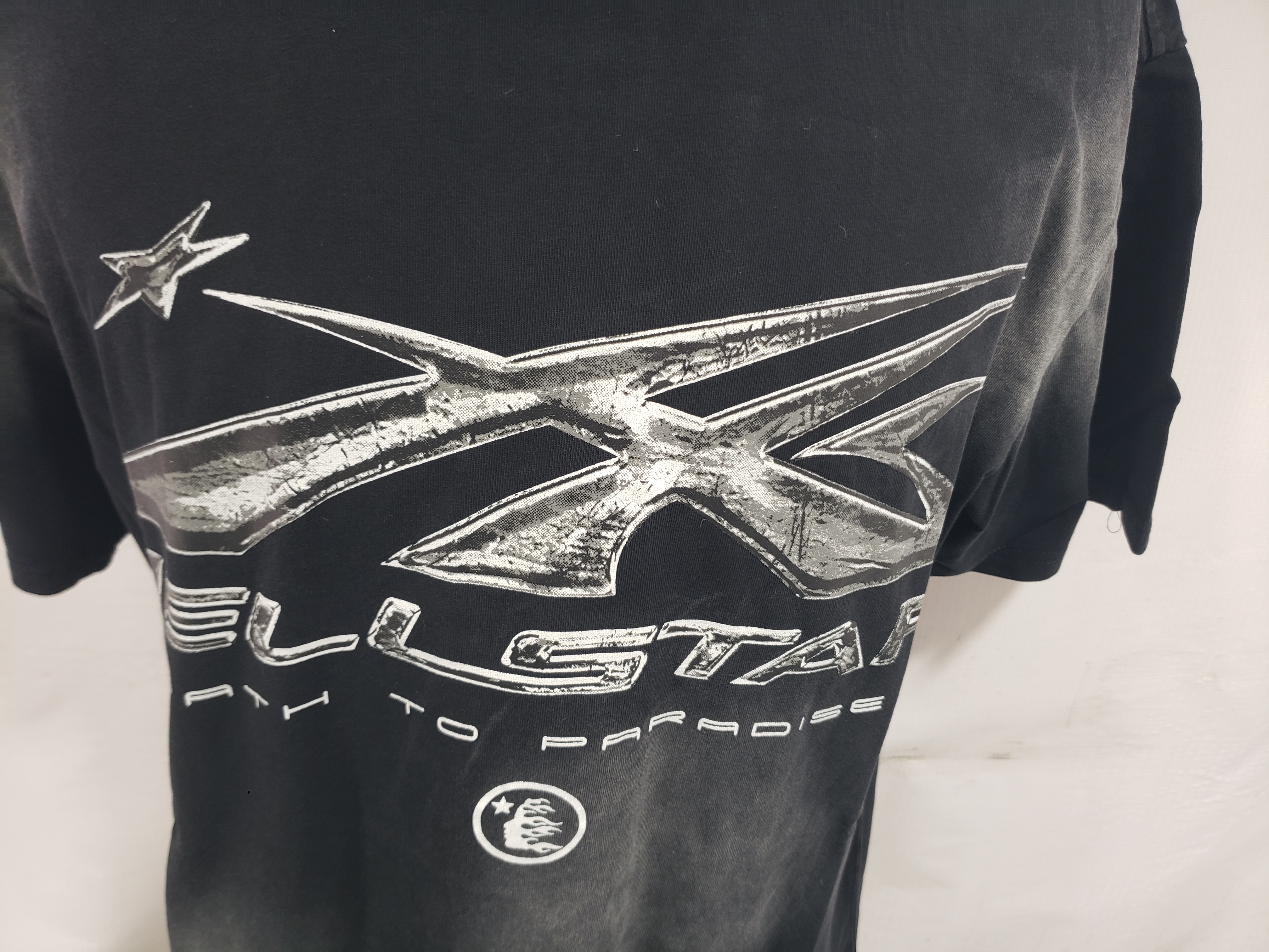 Hellstar Sport Logo Gel Black T-Shirt White review Obosneaker 02