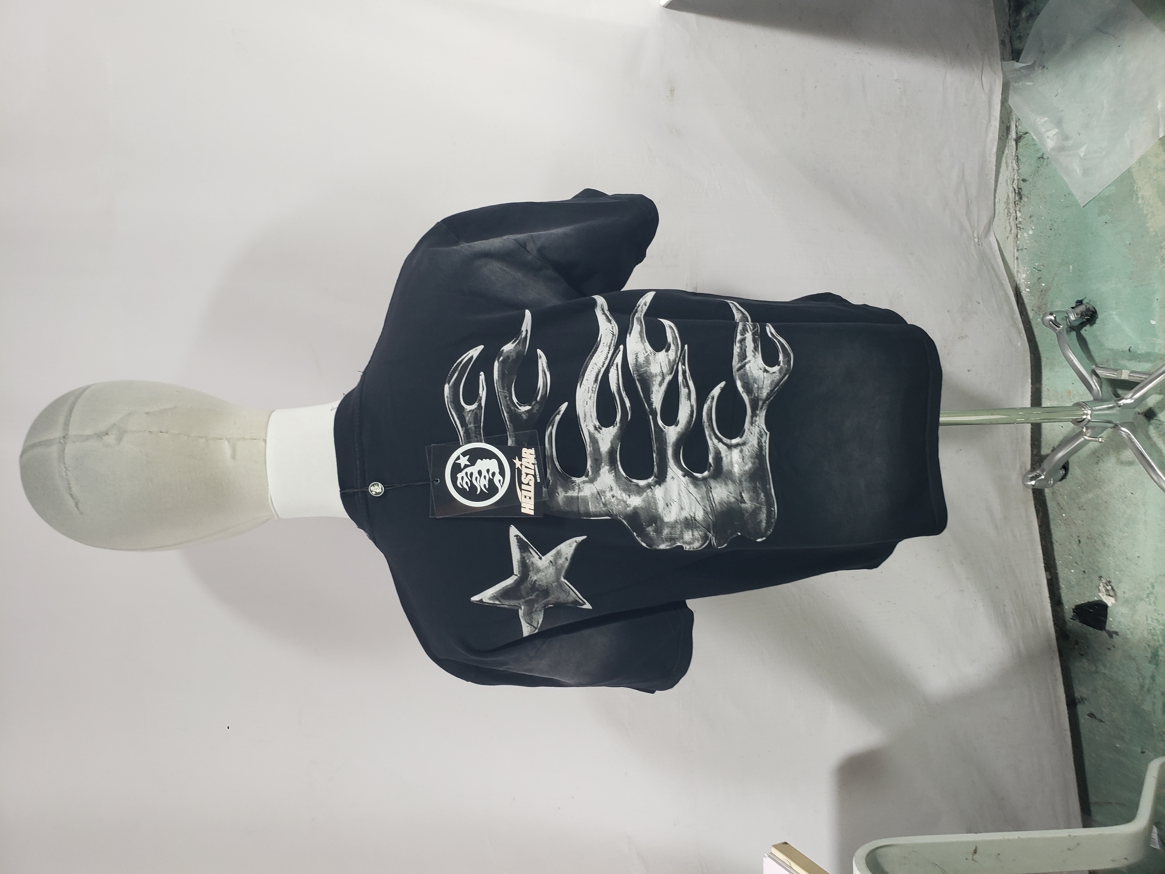 Hellstar Sport Logo Gel Black T-Shirt White + Hellstar Studios Records sweatpants Black review Obosneaker 03