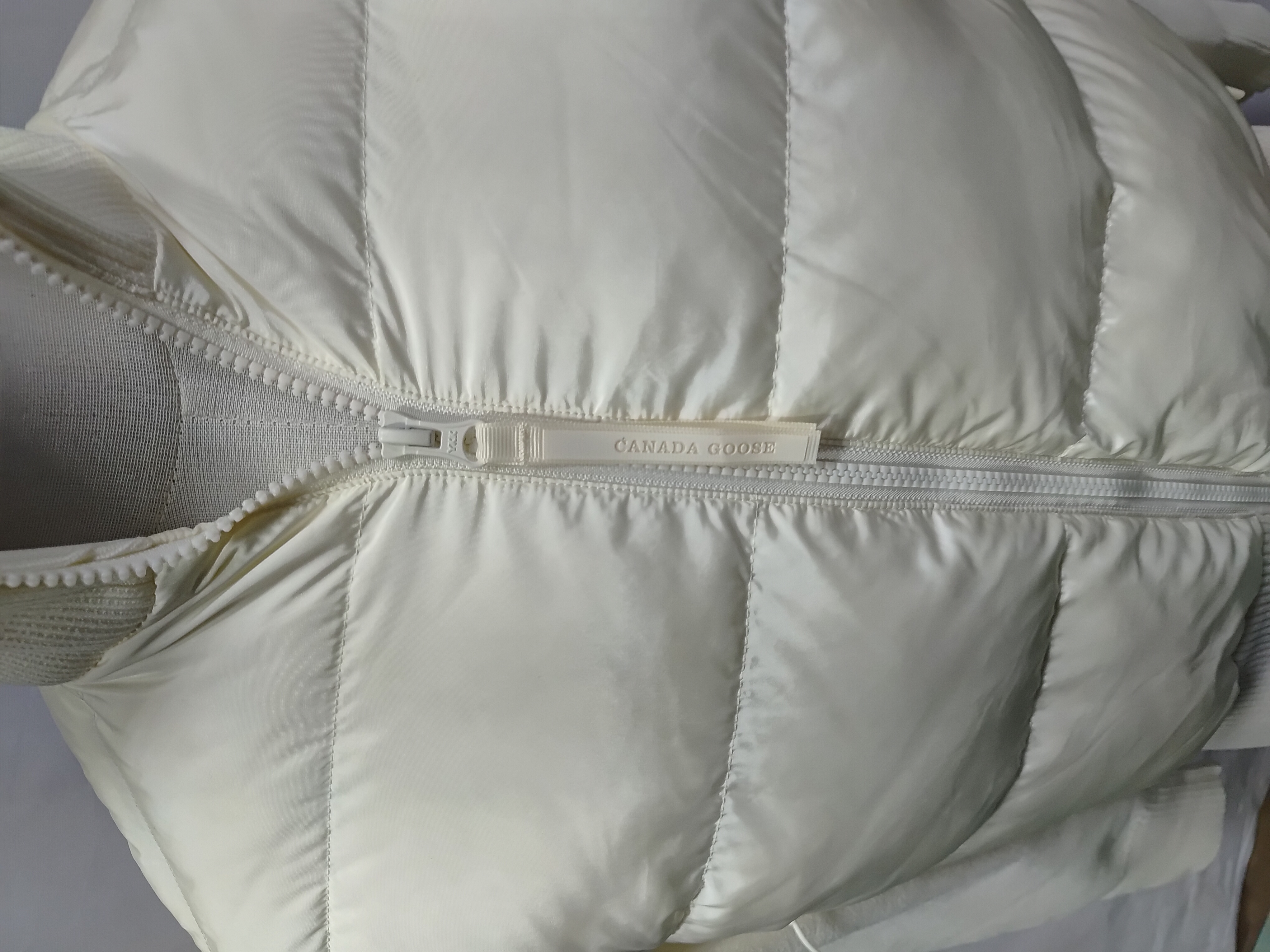 Canada Goose Hybridge Quilted Knit Jacket White review 2