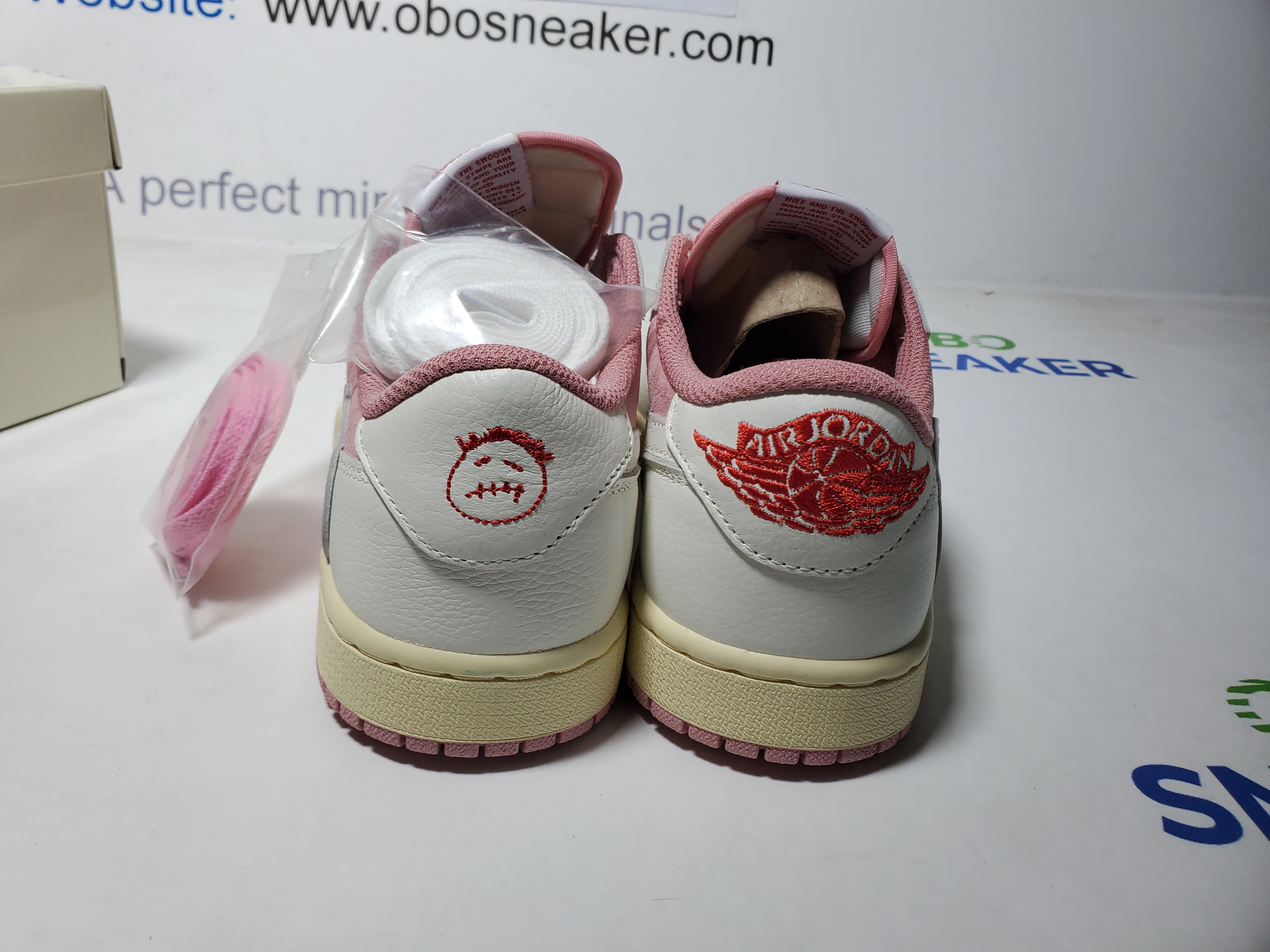 Air Jordan 1 Low x Travis Scott OG White Pink  DM7866-600 review 2