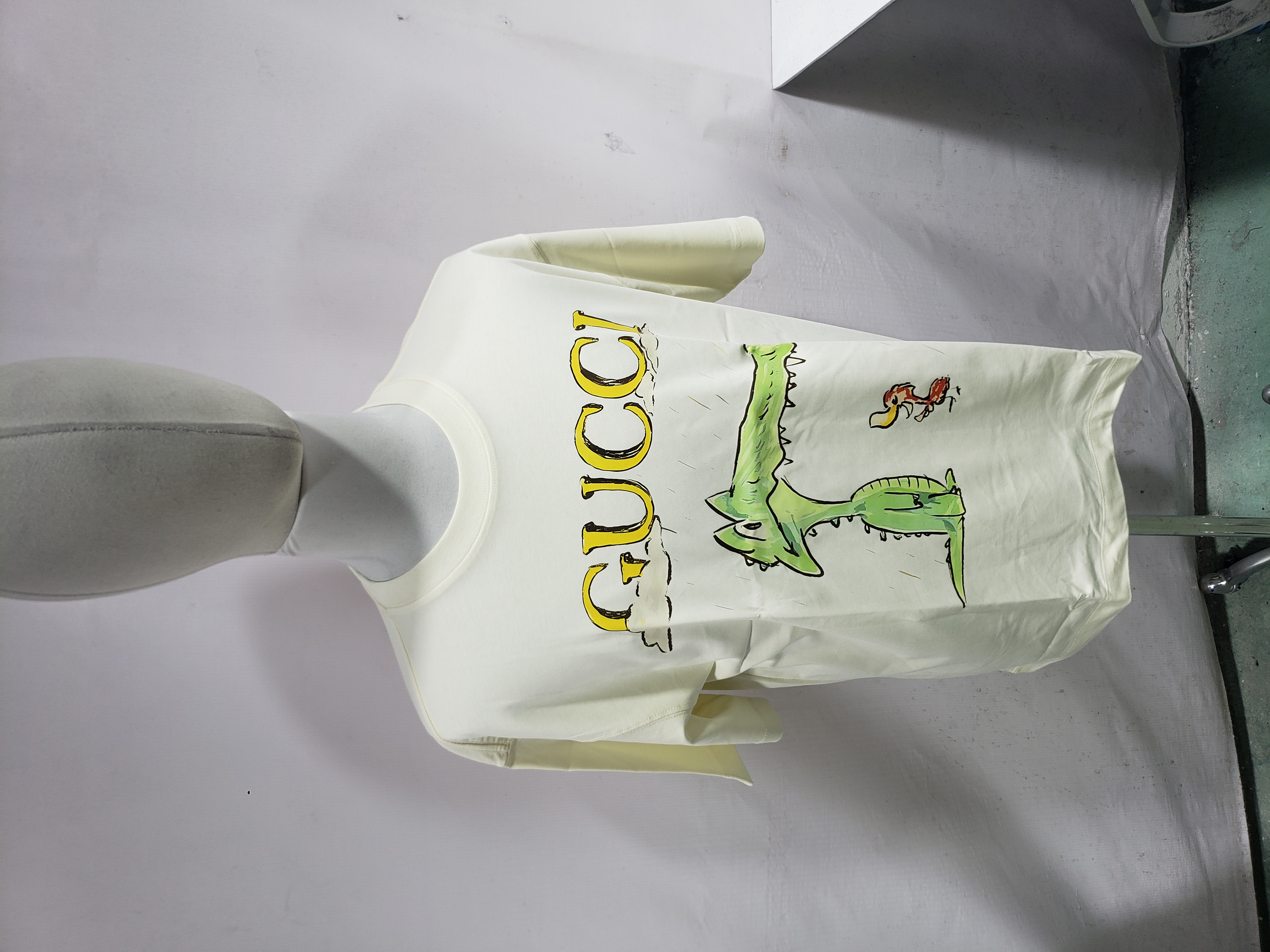 Gucci 25ss Funny Cartoon Series Printed Short Sleeve Little Alligator review 0