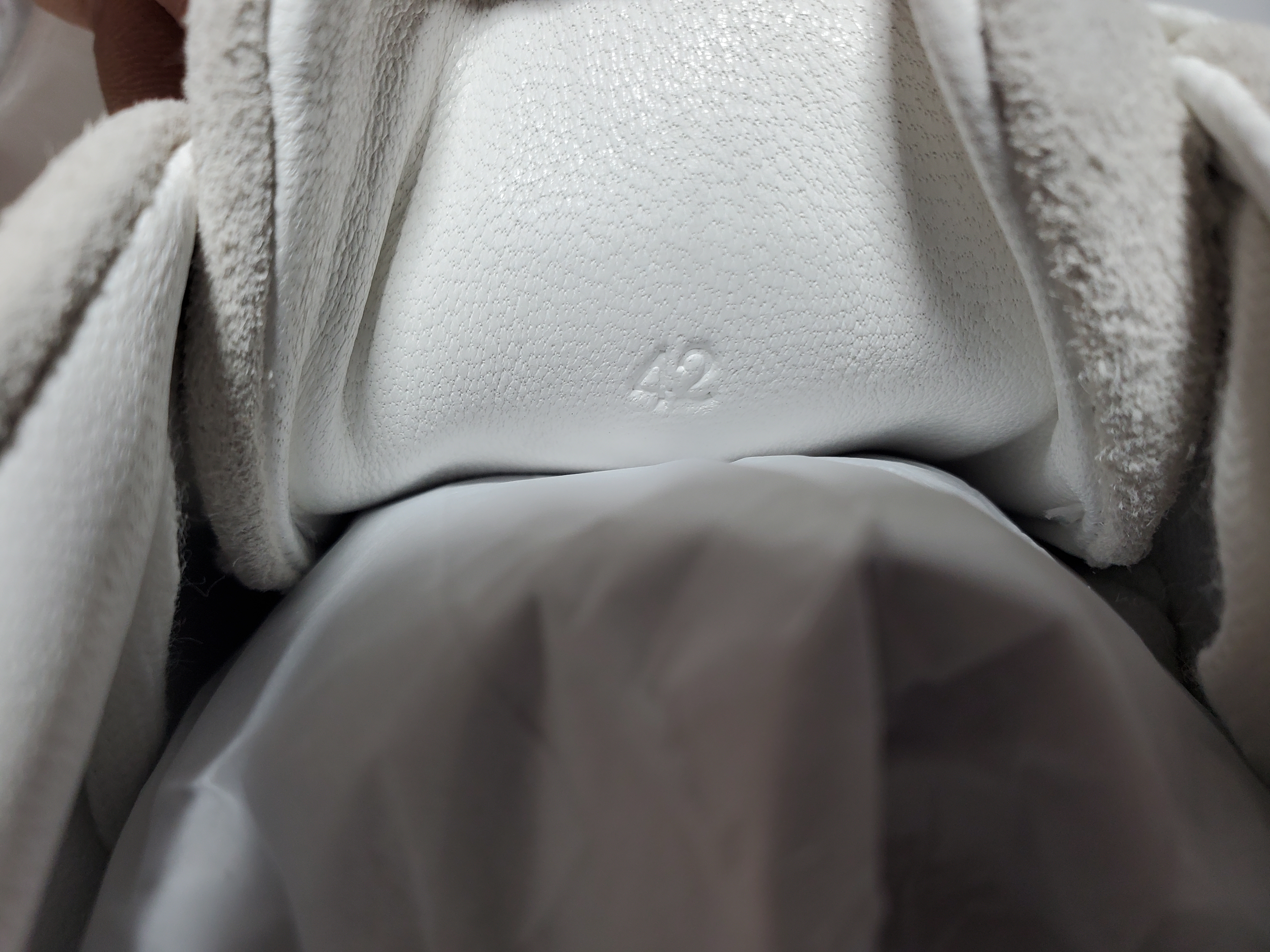 HERMES Bouncing Grey White review 3